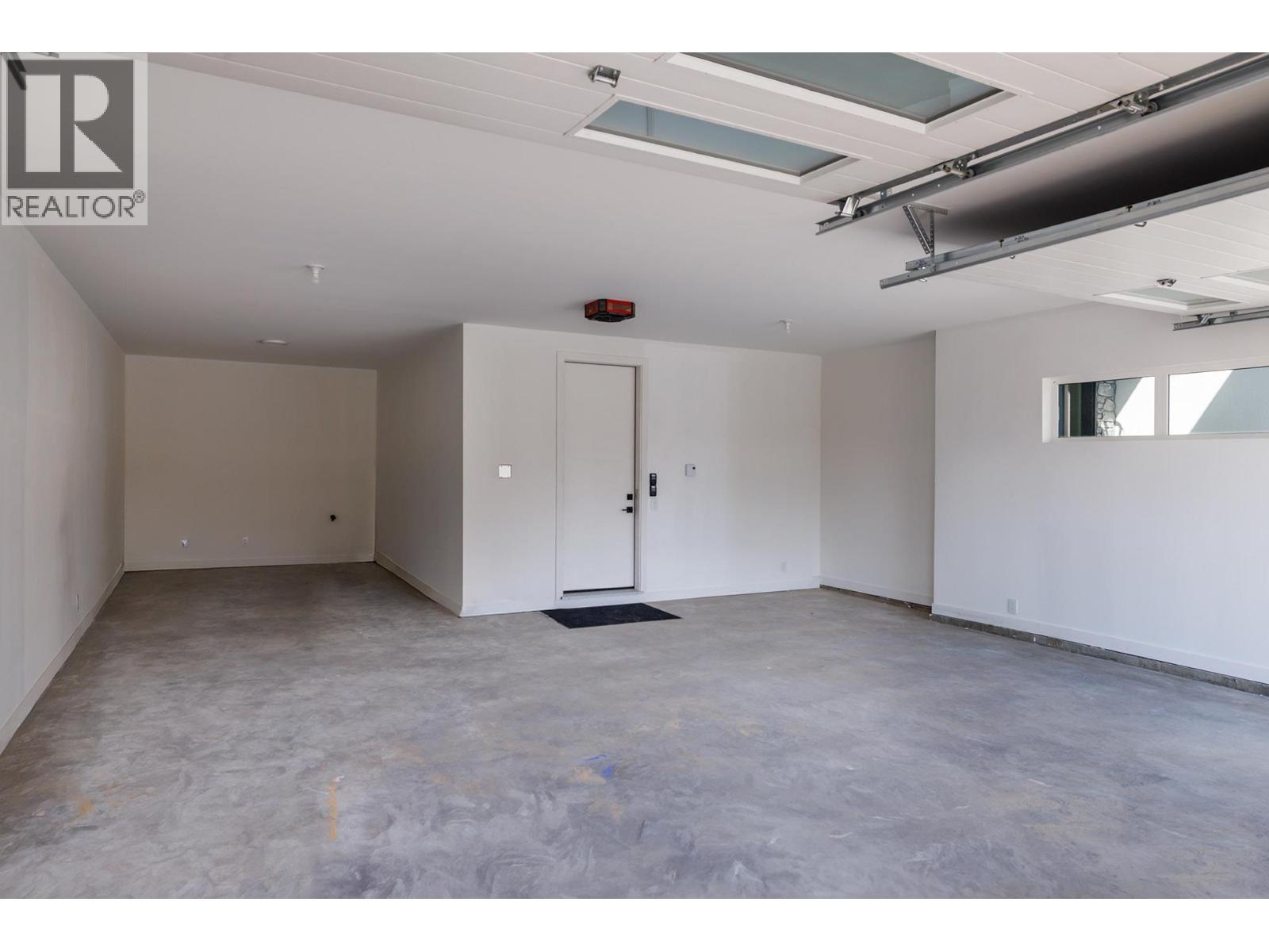 10274 Beacon Hill Drive. Lake Country, British Columbia