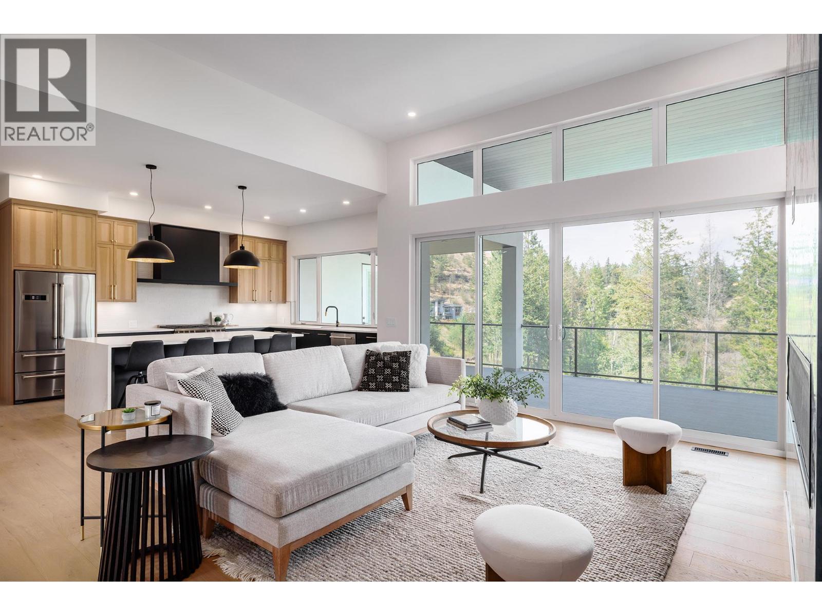 10274 Beacon Hill Drive. Lake Country, British Columbia