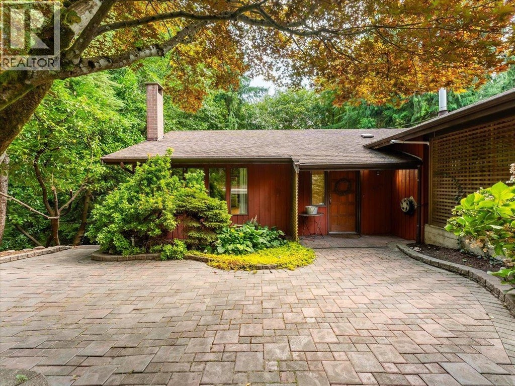 277 E Braemar Road, North Vancouver