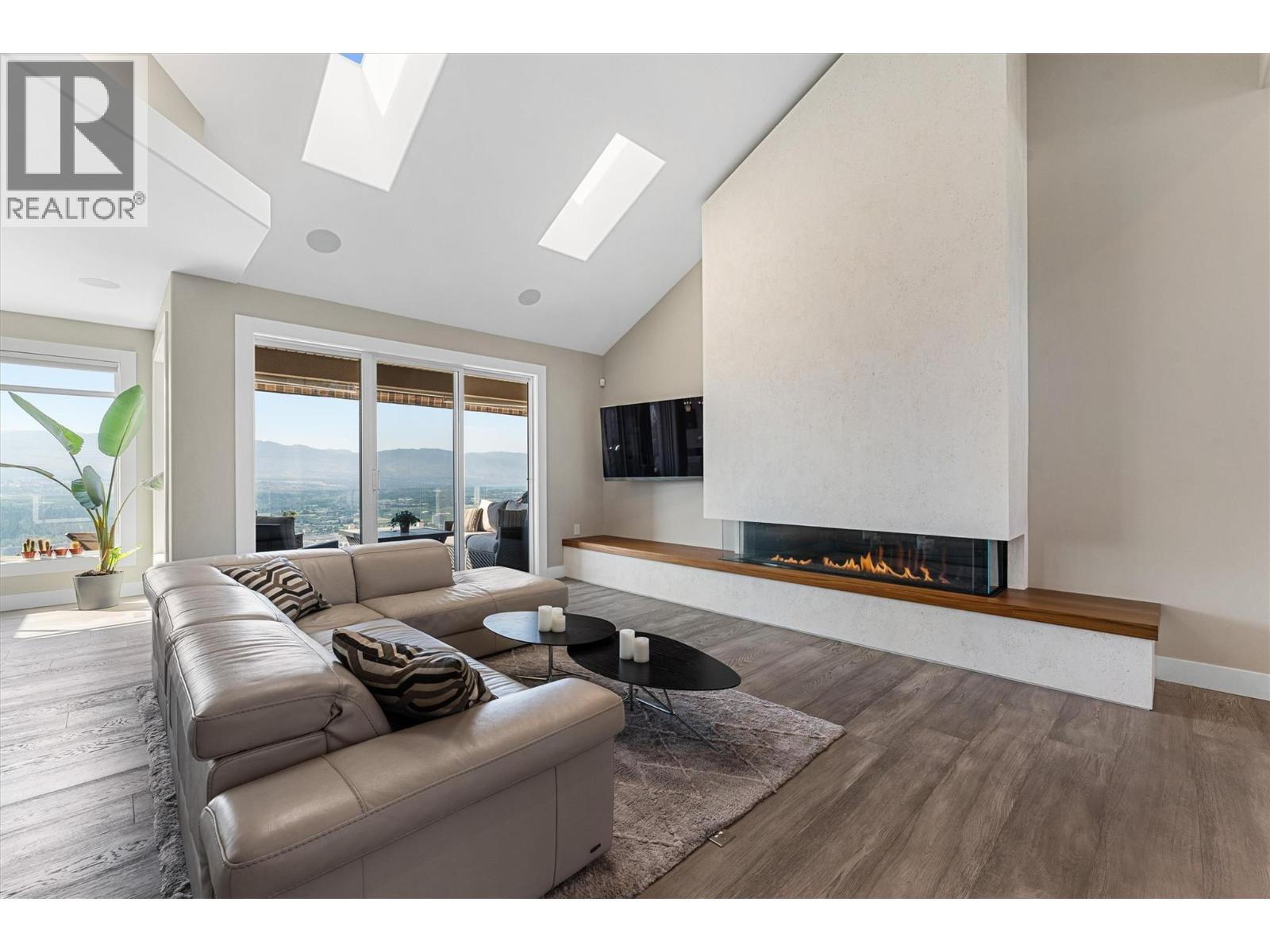 994 Skeena Drive. Kelowna, British Columbia