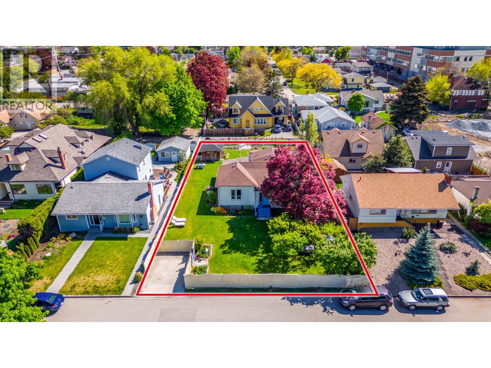 607 Glenwood Avenue. Kelowna, British Columbia