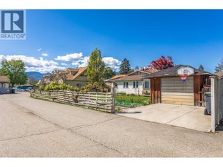 607 Glenwood Avenue. Kelowna, British Columbia