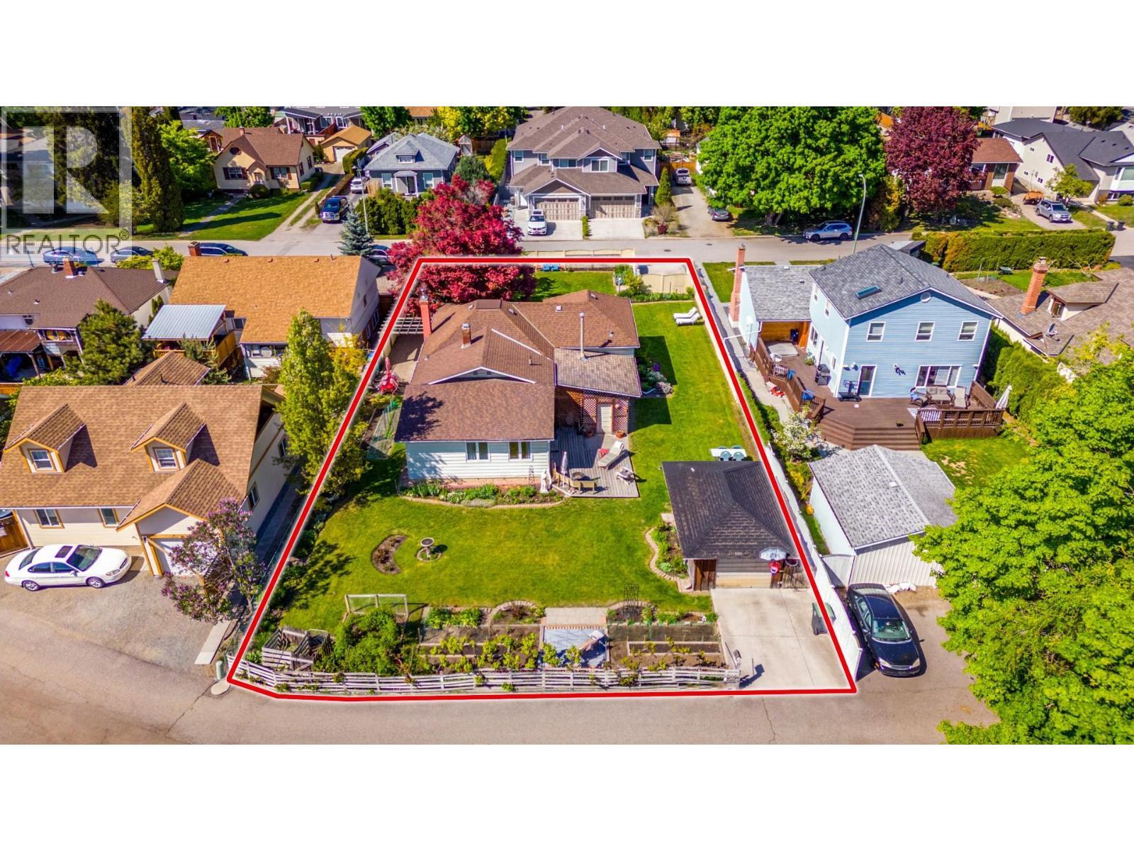 607 Glenwood Avenue. Kelowna, British Columbia