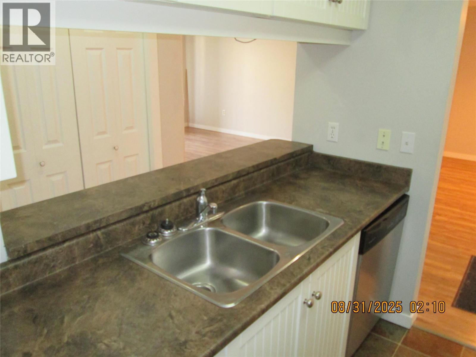 650 3 Street Sw Unit# 210. Salmon Arm, British Columbia