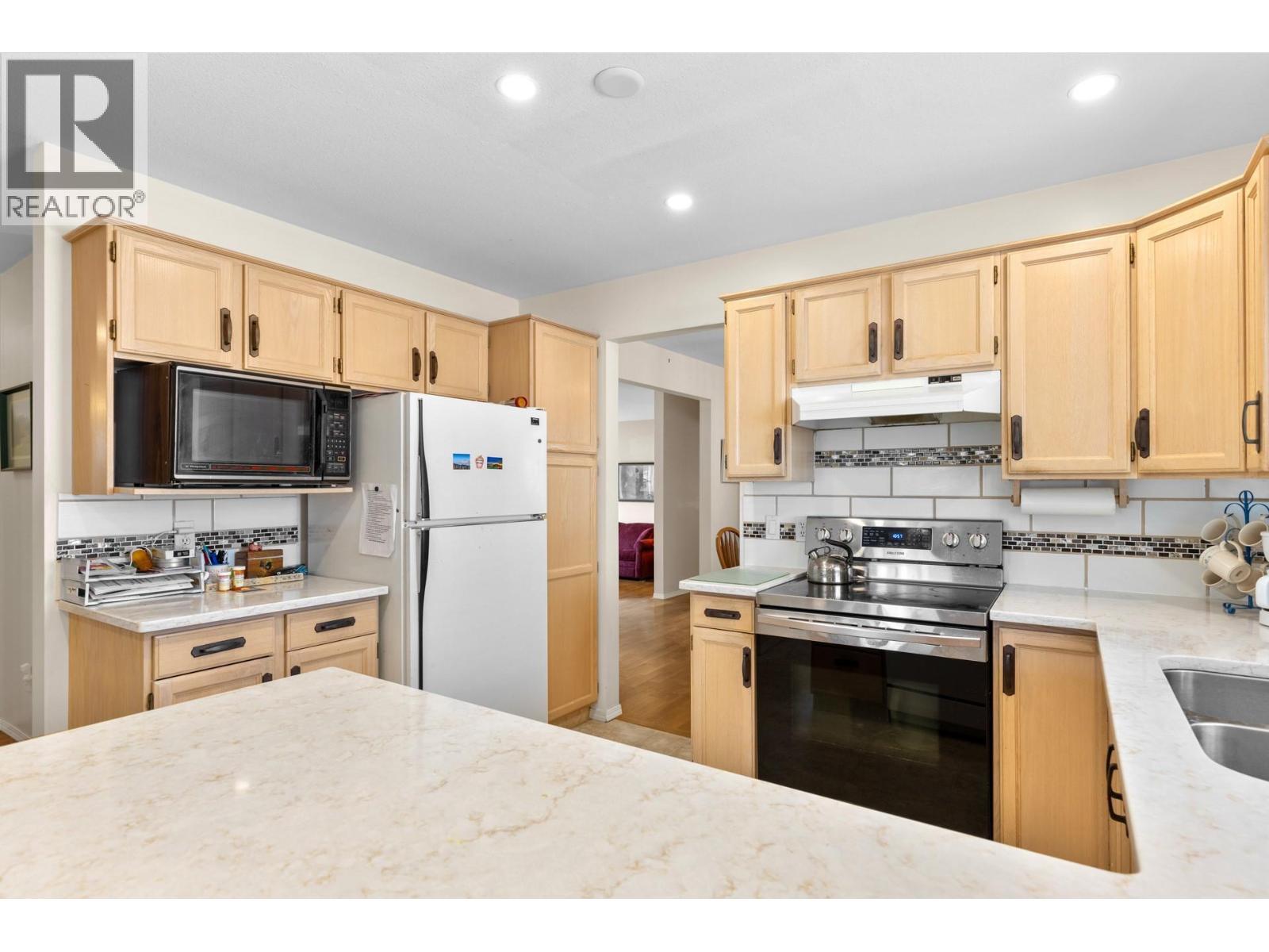 390 Mctavish Crescent. Kelowna, British Columbia