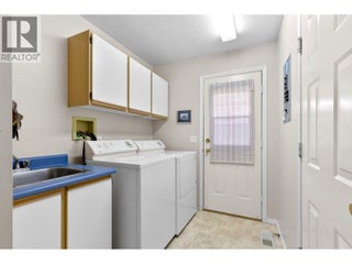 390 Mctavish Crescent. Kelowna, British Columbia