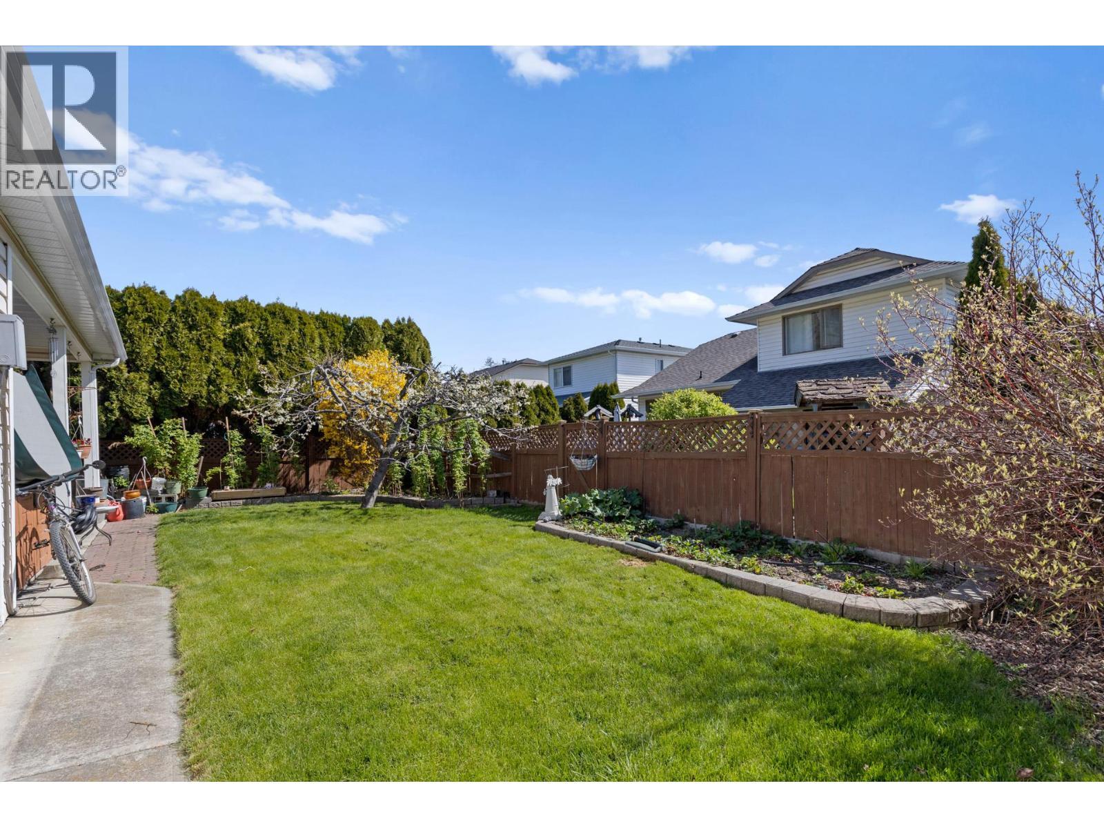 390 Mctavish Crescent. Kelowna, British Columbia