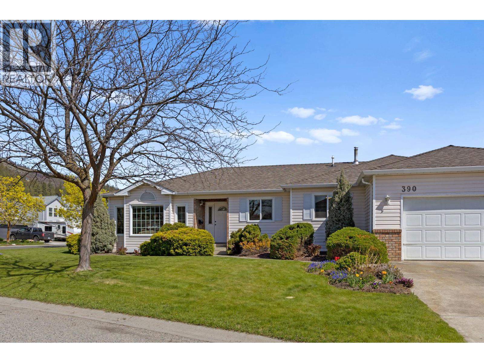 390 Mctavish Crescent. Kelowna, British Columbia