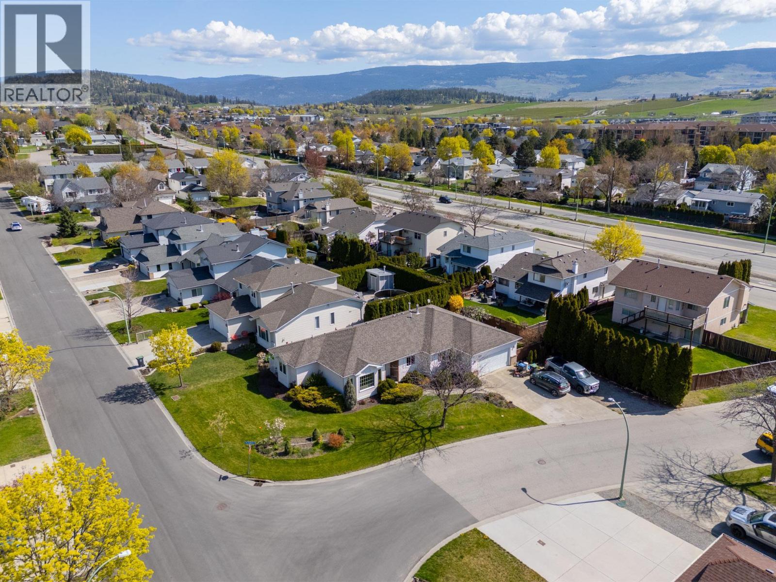 390 Mctavish Crescent. Kelowna, British Columbia