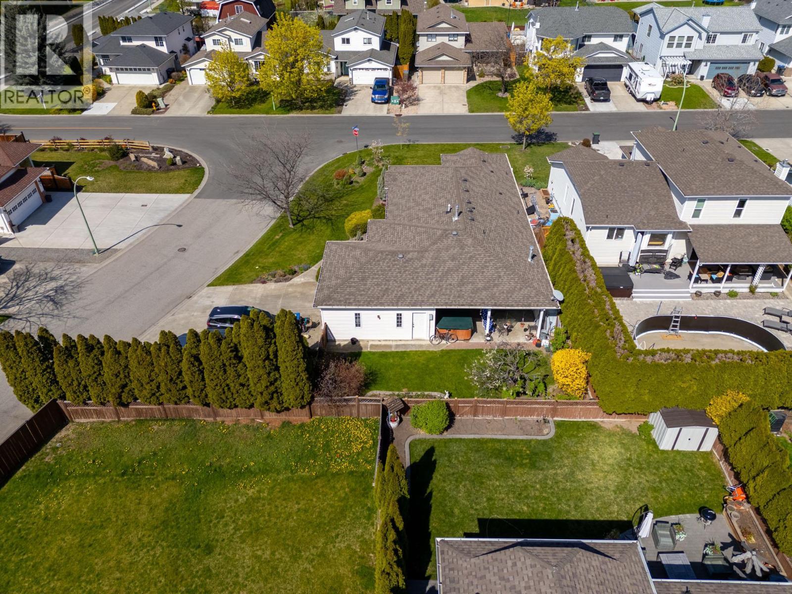 390 Mctavish Crescent. Kelowna, British Columbia