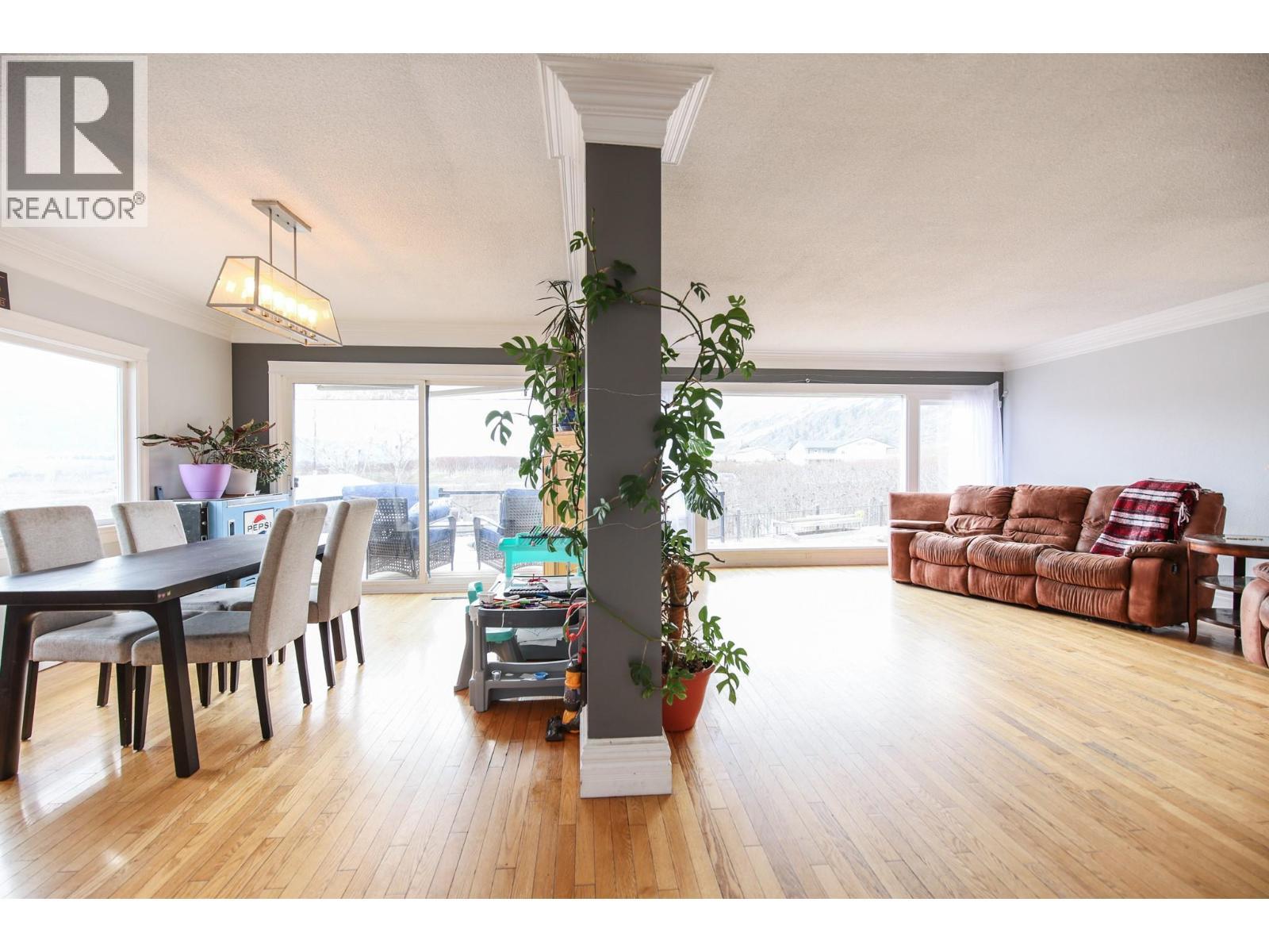 384 19 Road. Oliver, British Columbia