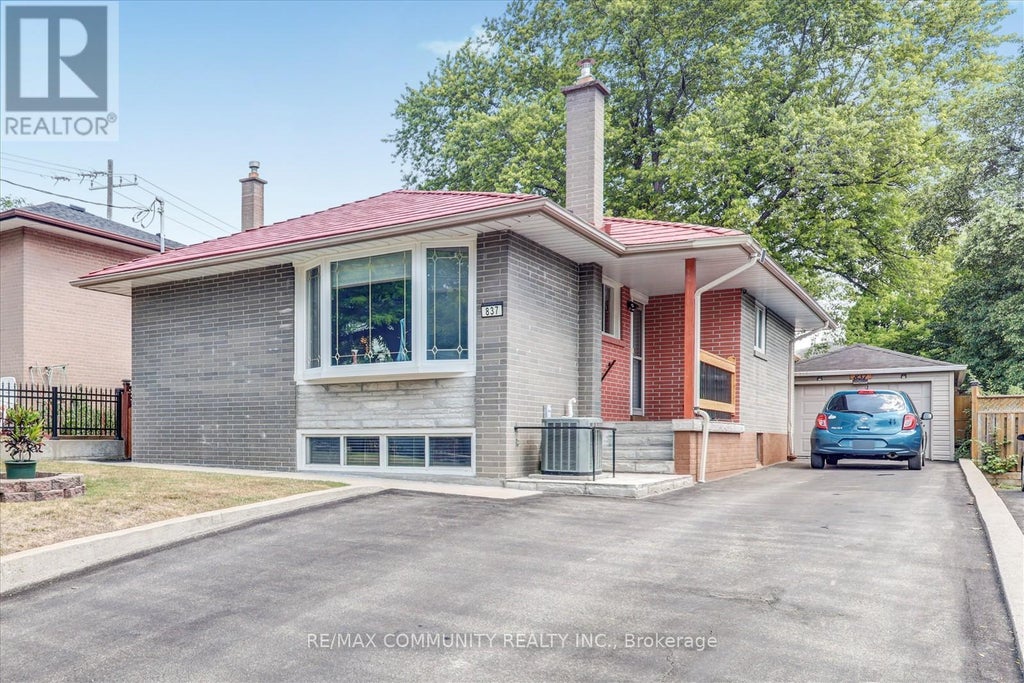 837 Scarborough Golf Club Road, Toronto (woburn)