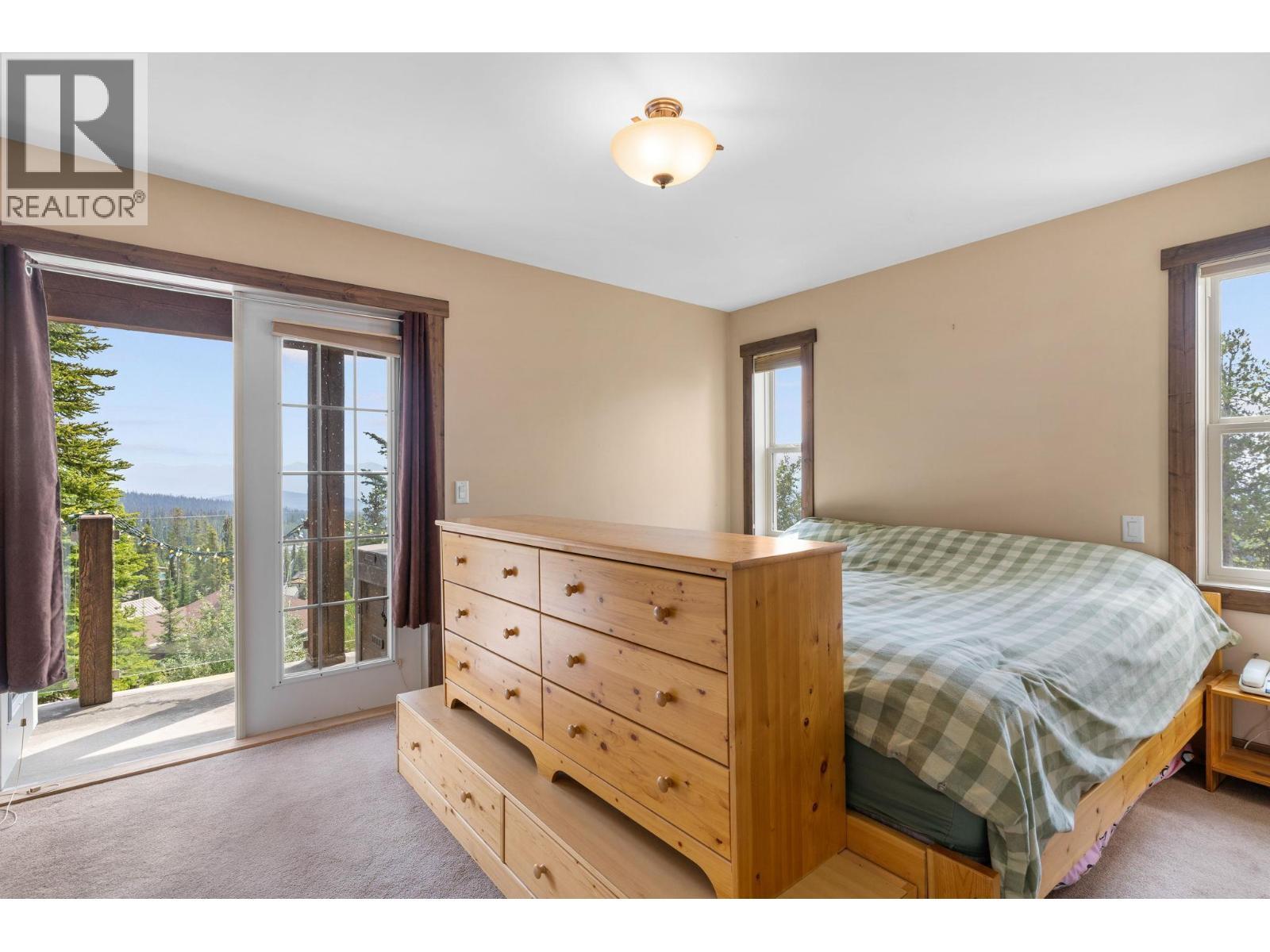 5890 Snow Pines Crescent. Big White, British Columbia