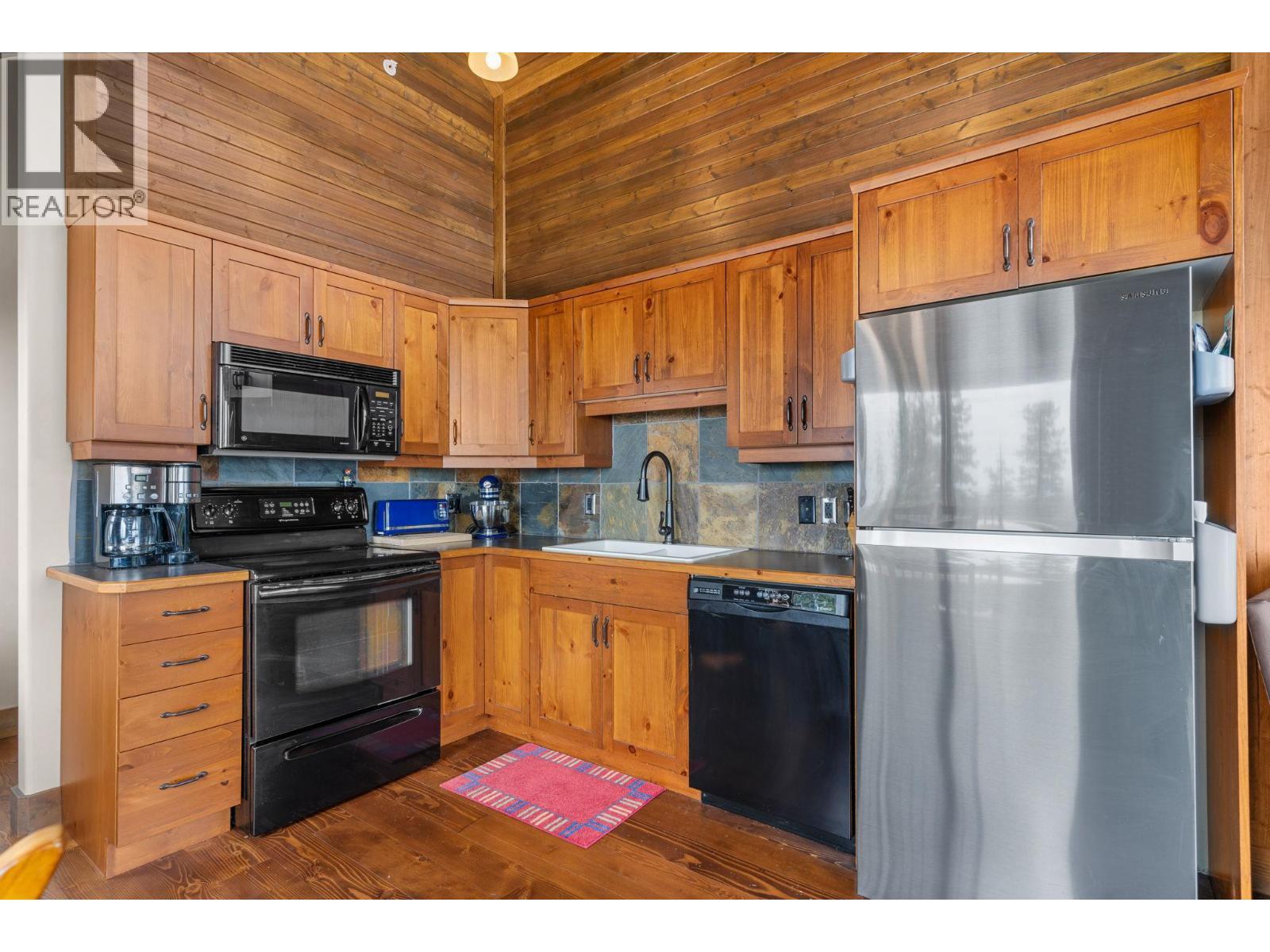 5890 Snow Pines Crescent. Big White, British Columbia