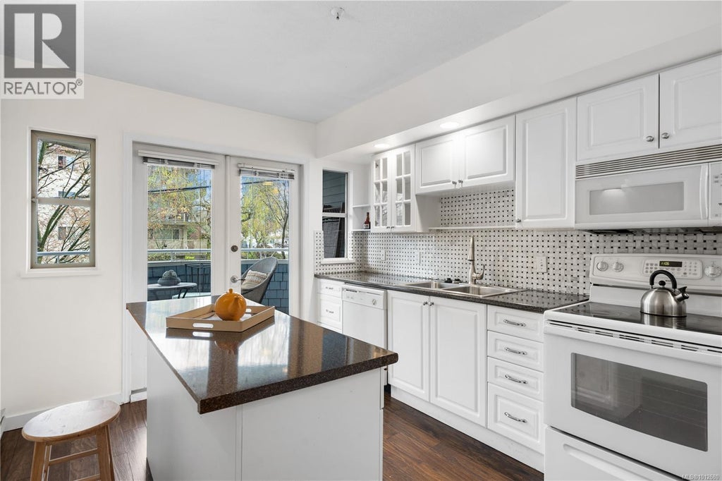 502 500 Stewart Avenue, Nanaimo