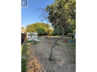 3049 Gordon Drive. Kelowna, British Columbia