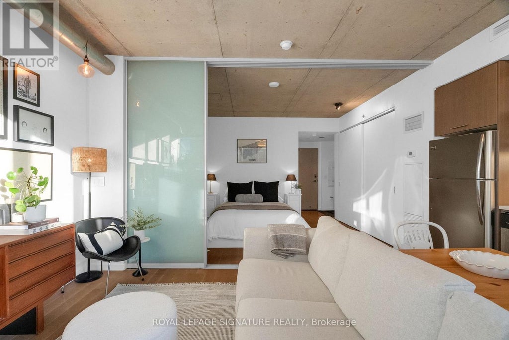 719 - 32 Trolley Crescent, Toronto (moss Park)