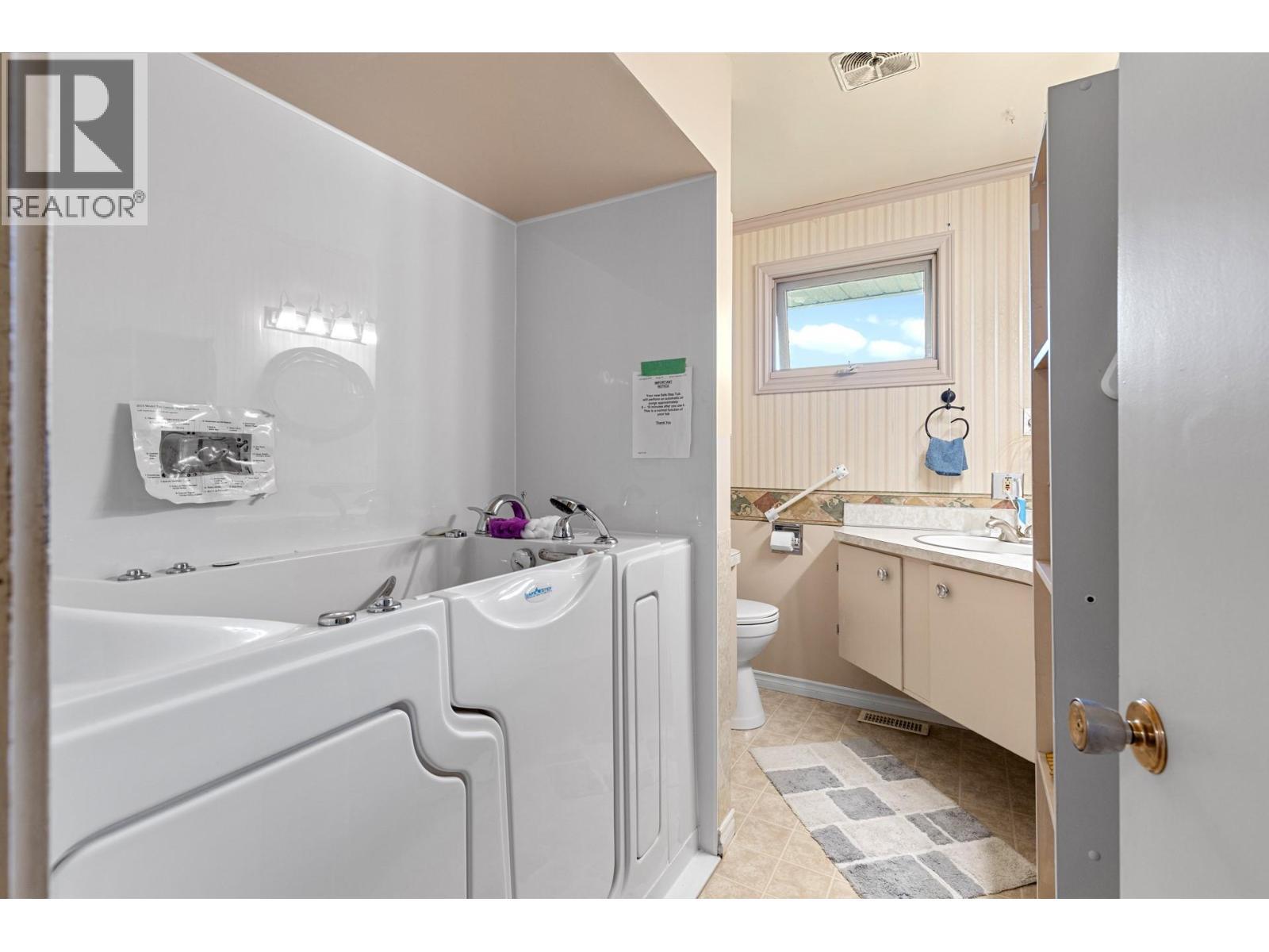 350 Clarissa Road. Kelowna, British Columbia