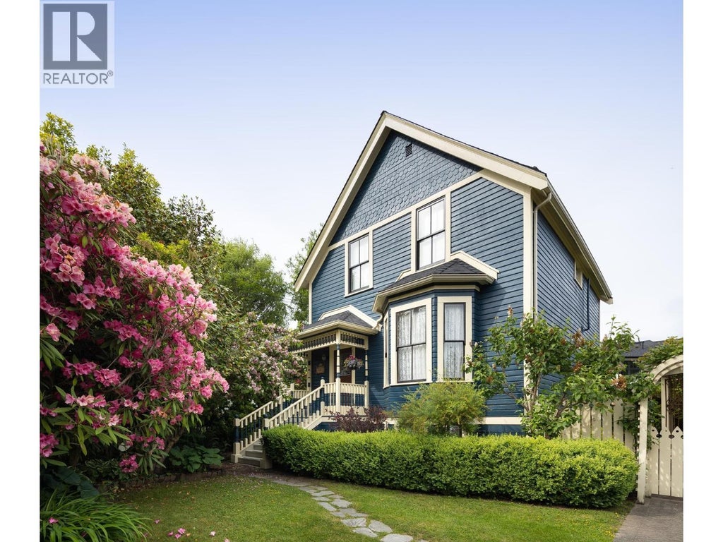 335 Fourth Street, New Westminster