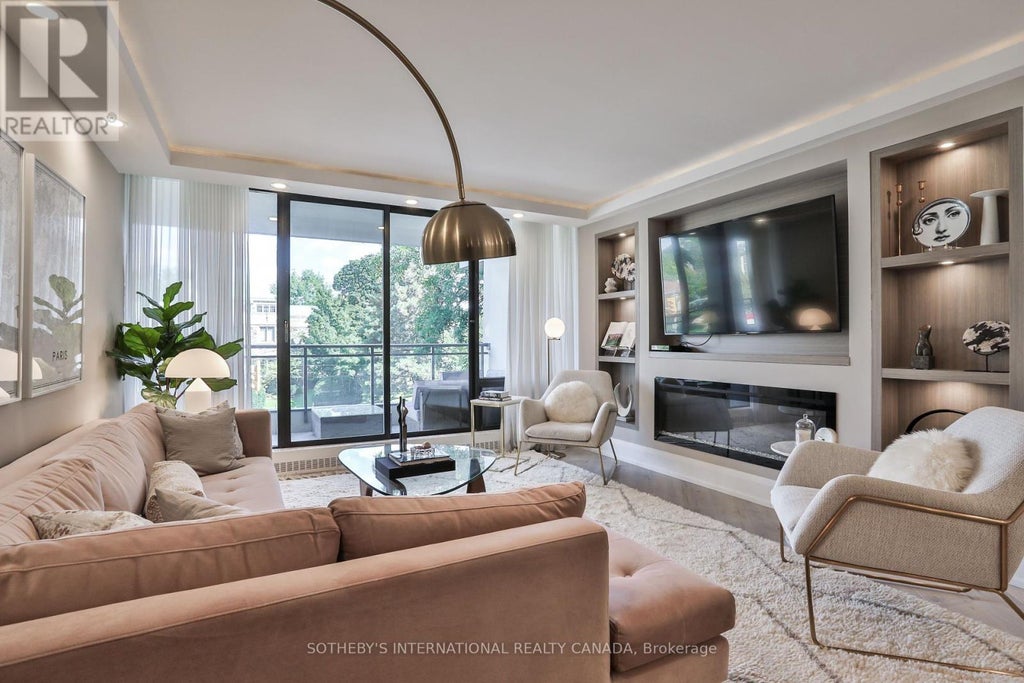 301 - 235 Street Clair Avenue W, Toronto (casa Loma)