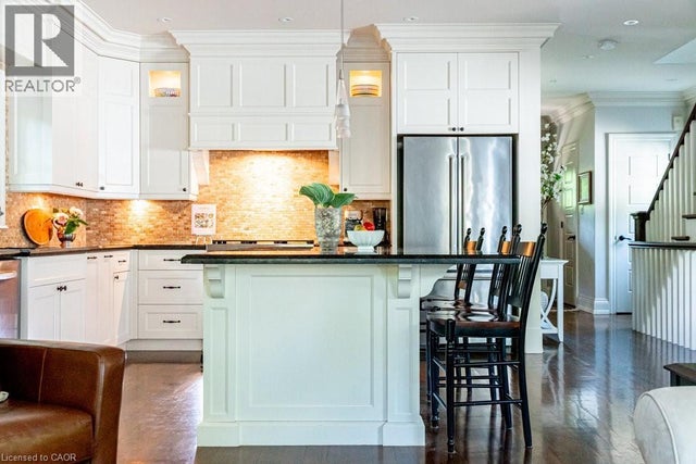 44 Head Street, Oakville