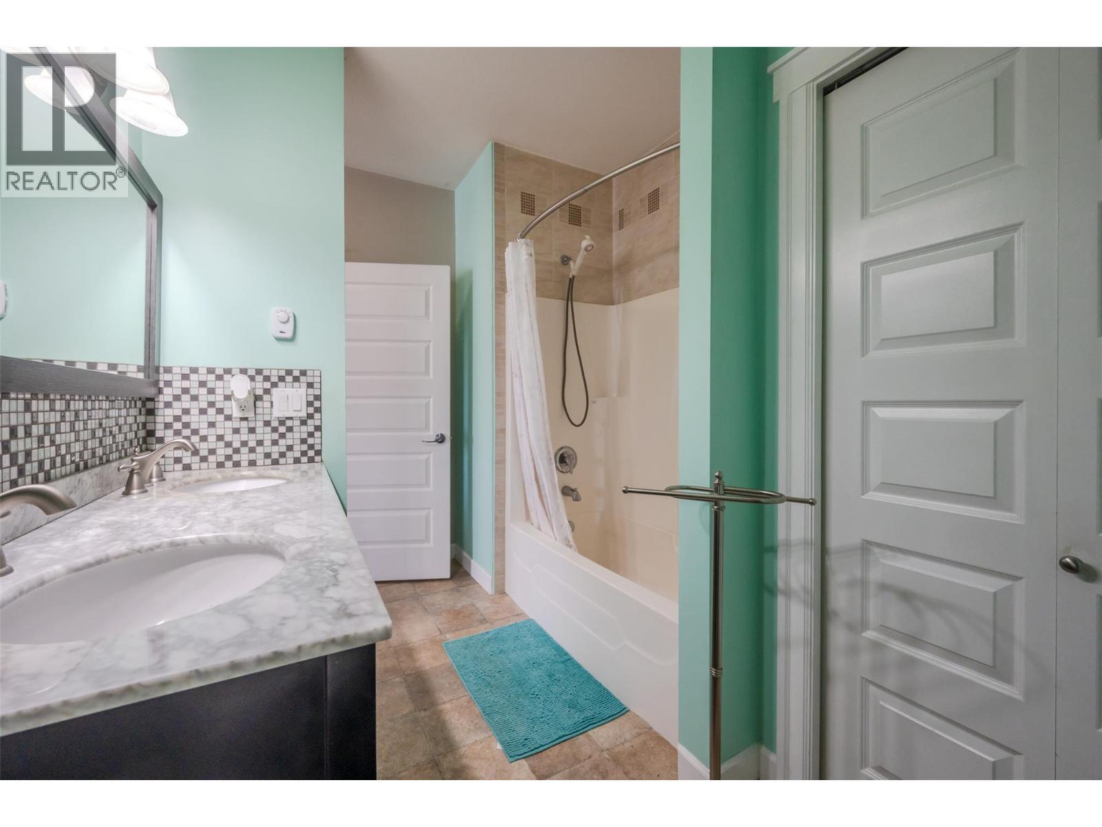 6865 Mountainview Drive. Oliver, British Columbia