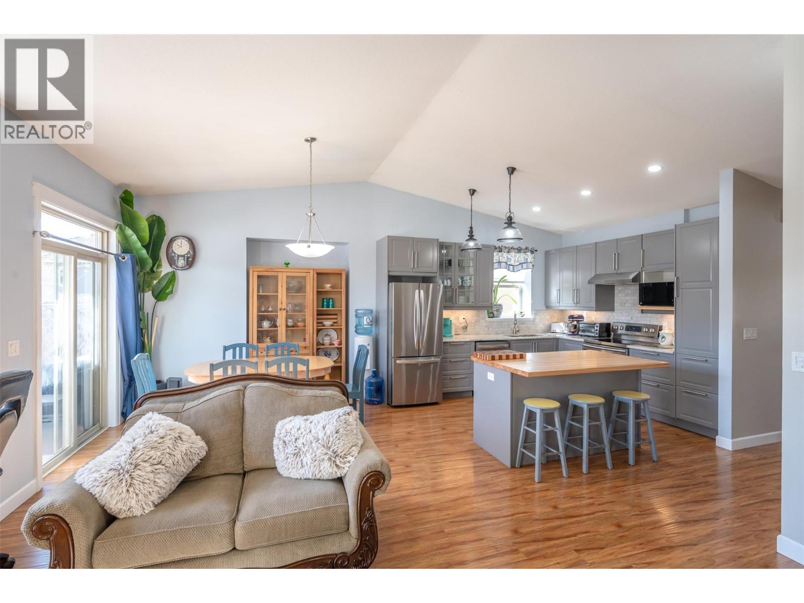 6865 Mountainview Drive. Oliver, British Columbia