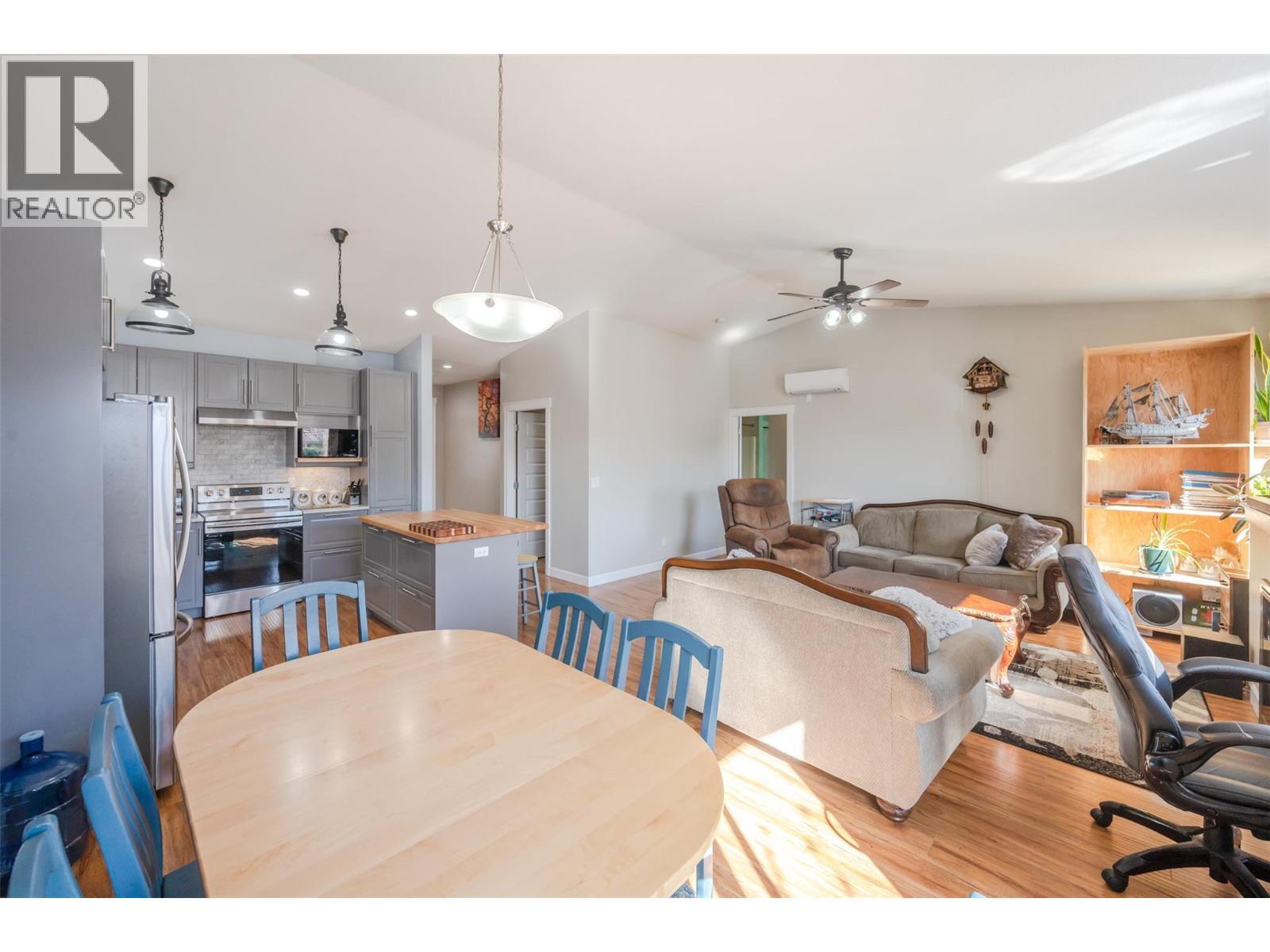 6865 Mountainview Drive. Oliver, British Columbia