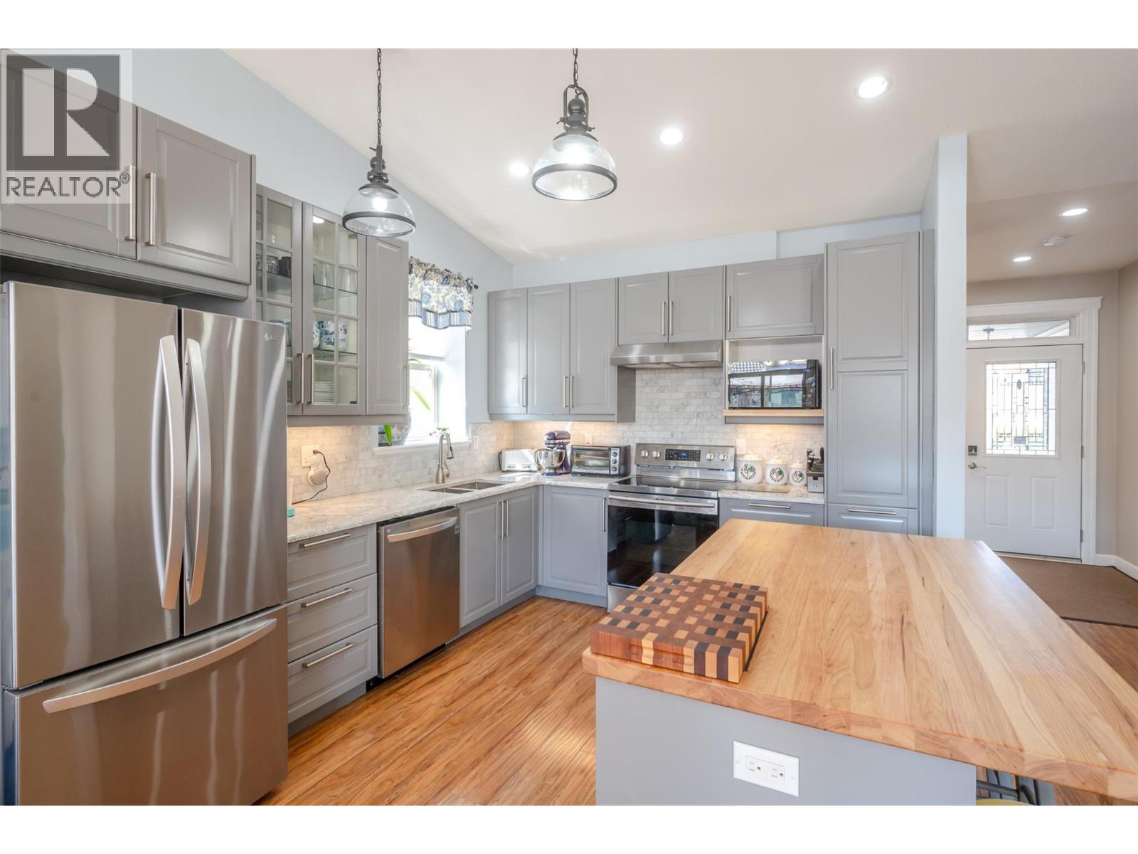 6865 Mountainview Drive. Oliver, British Columbia