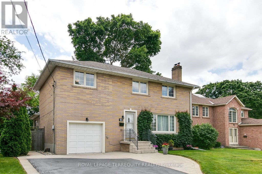 11 Urbandale Avenue, Toronto (newtonbrook East)