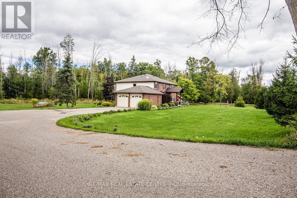 9438 Wellington Road 42 Road, Erin