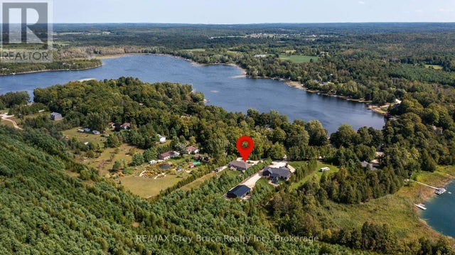 135 Mccullough Lake Drive, Chatsworth