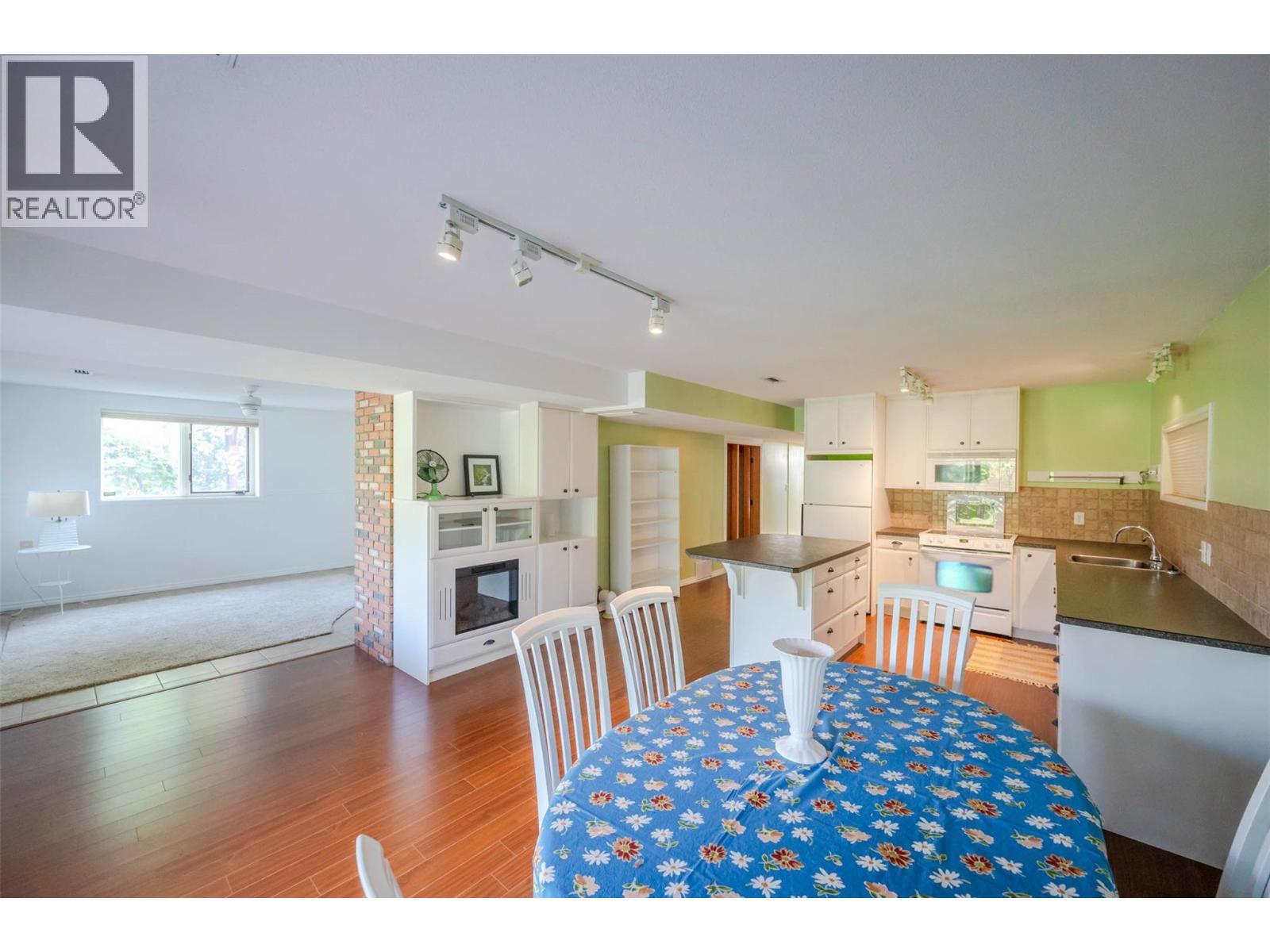 975 Heron Court. Oliver, British Columbia