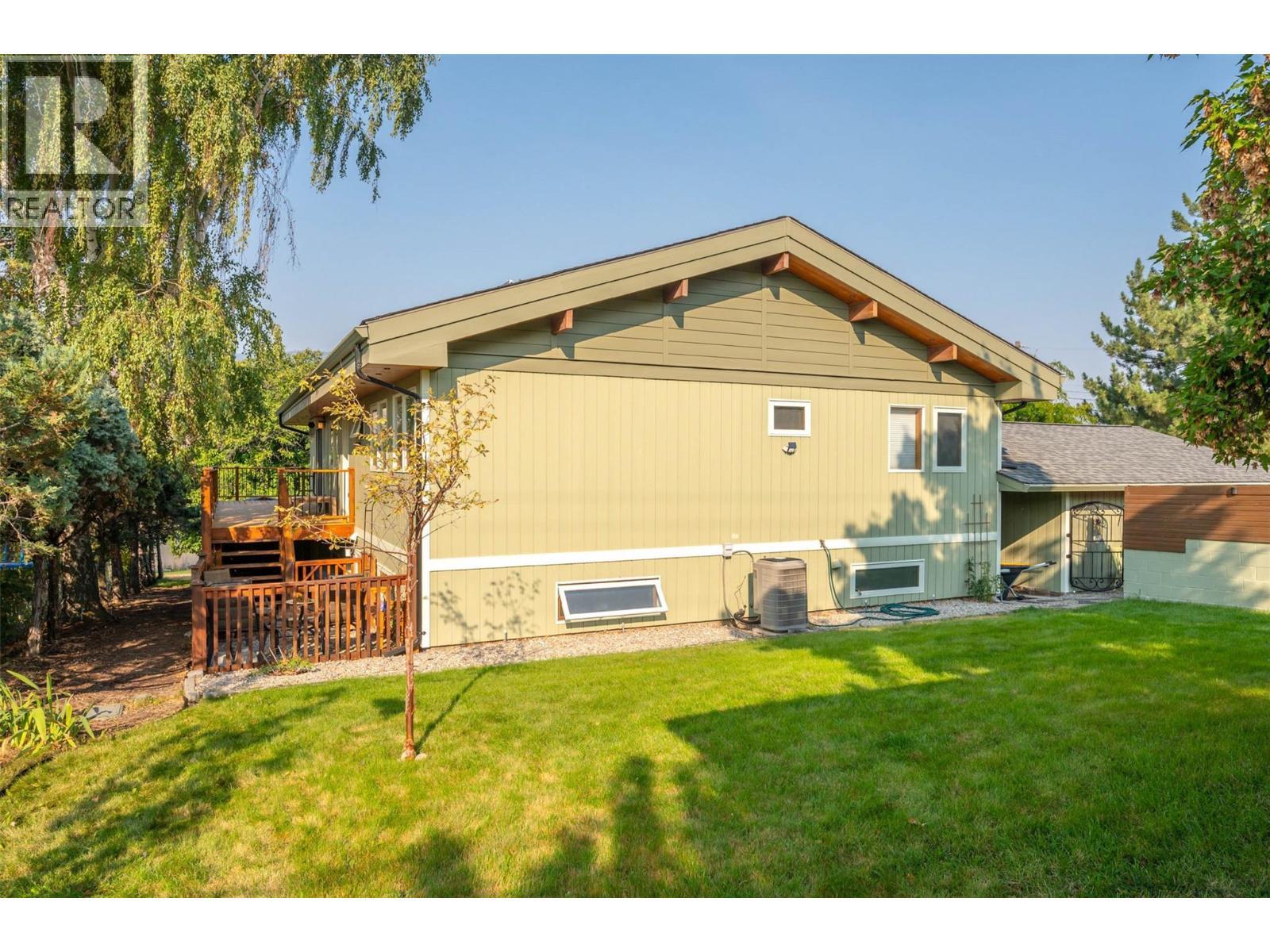 975 Heron Court. Oliver, British Columbia