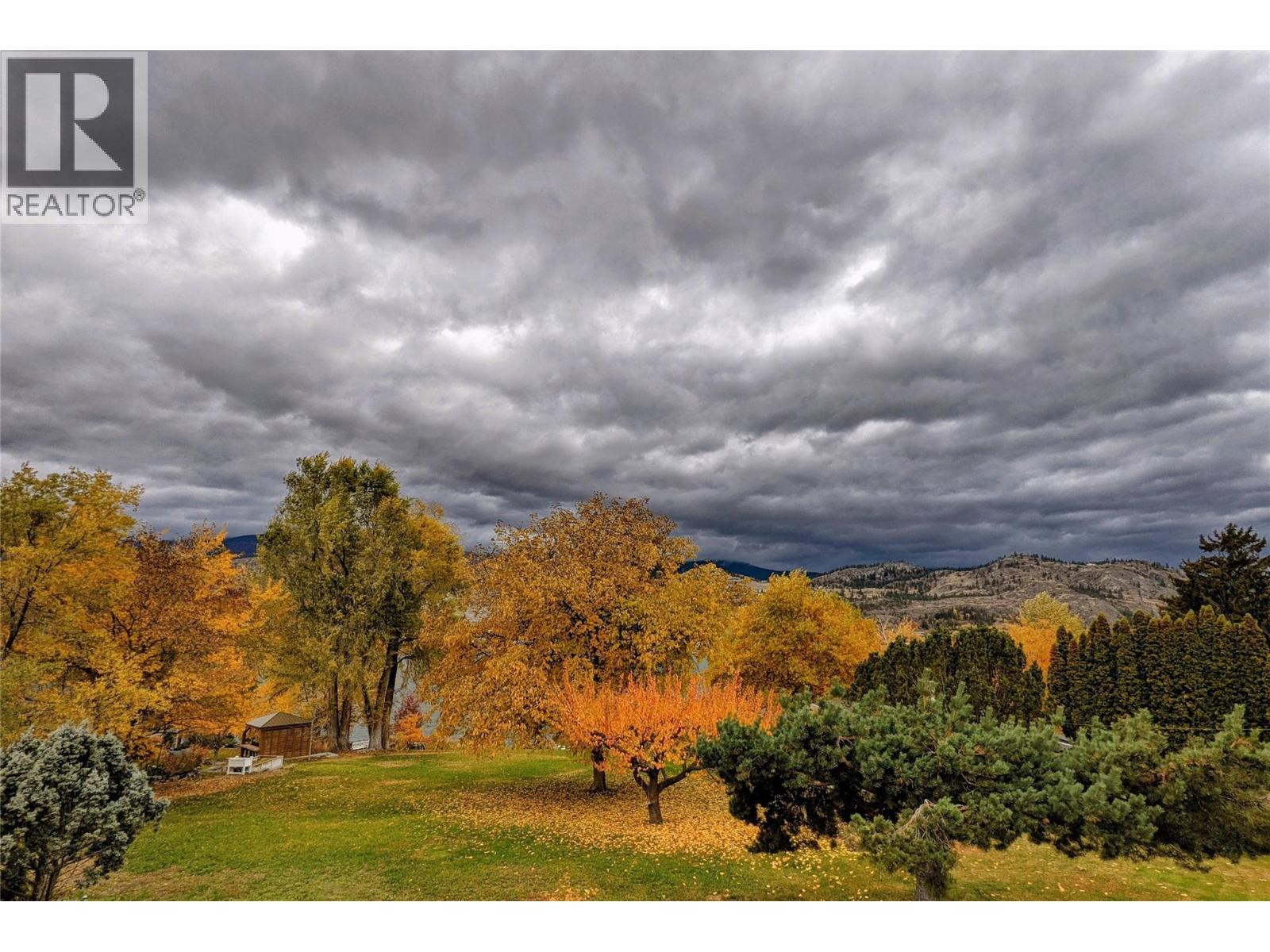 975 Heron Court. Oliver, British Columbia