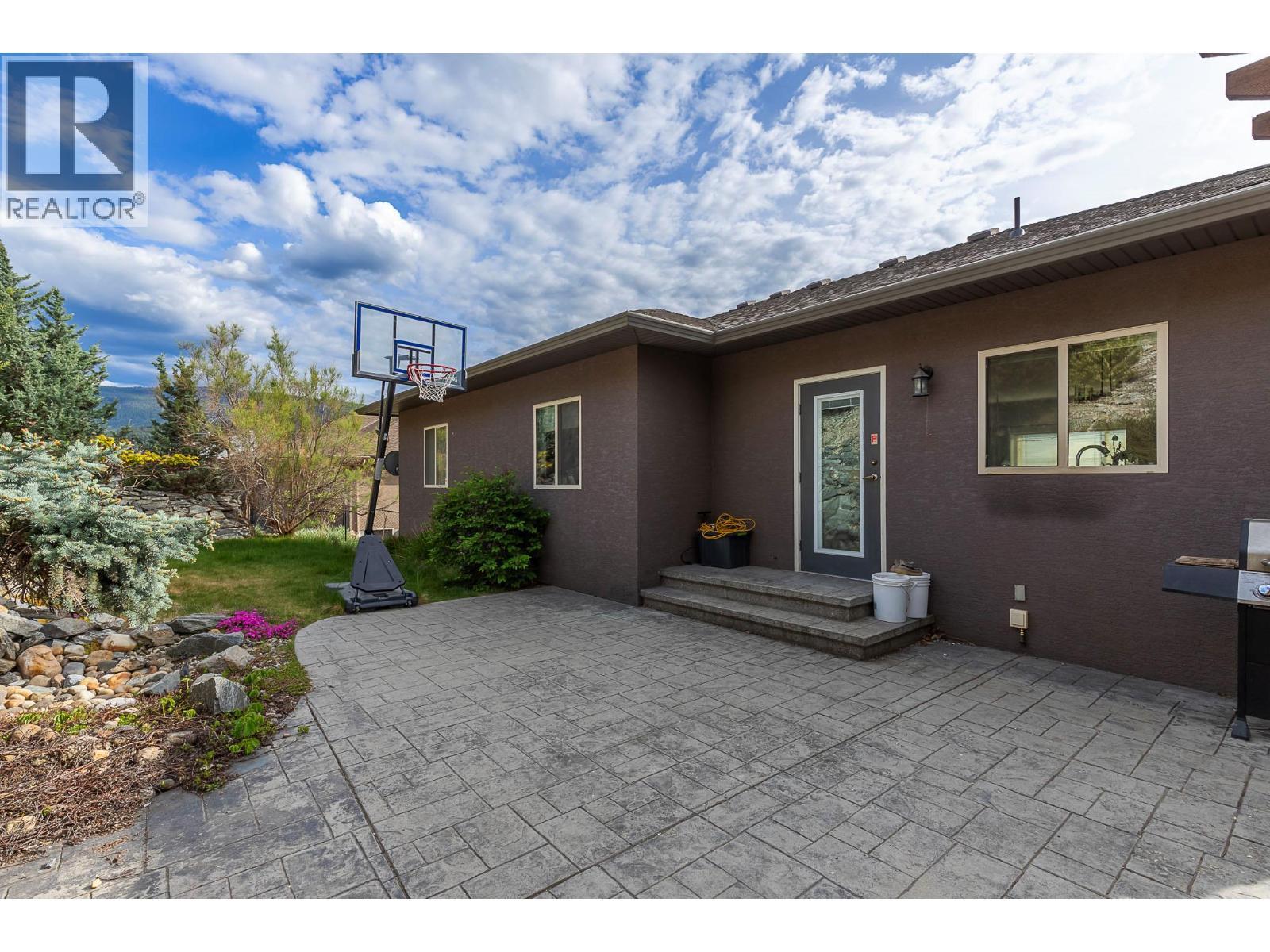 647 Middleton Way. Coldstream, British Columbia