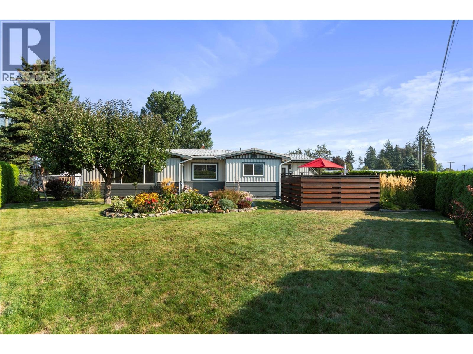 702 Second Avenue. Chase, British Columbia