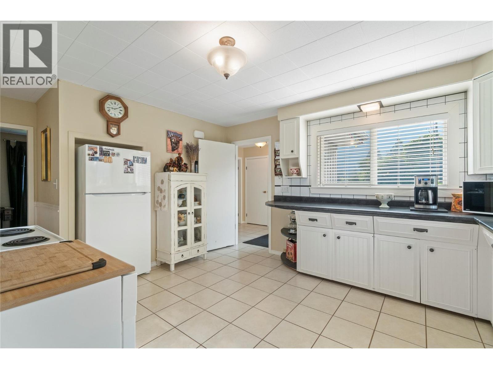 702 Second Avenue. Chase, British Columbia