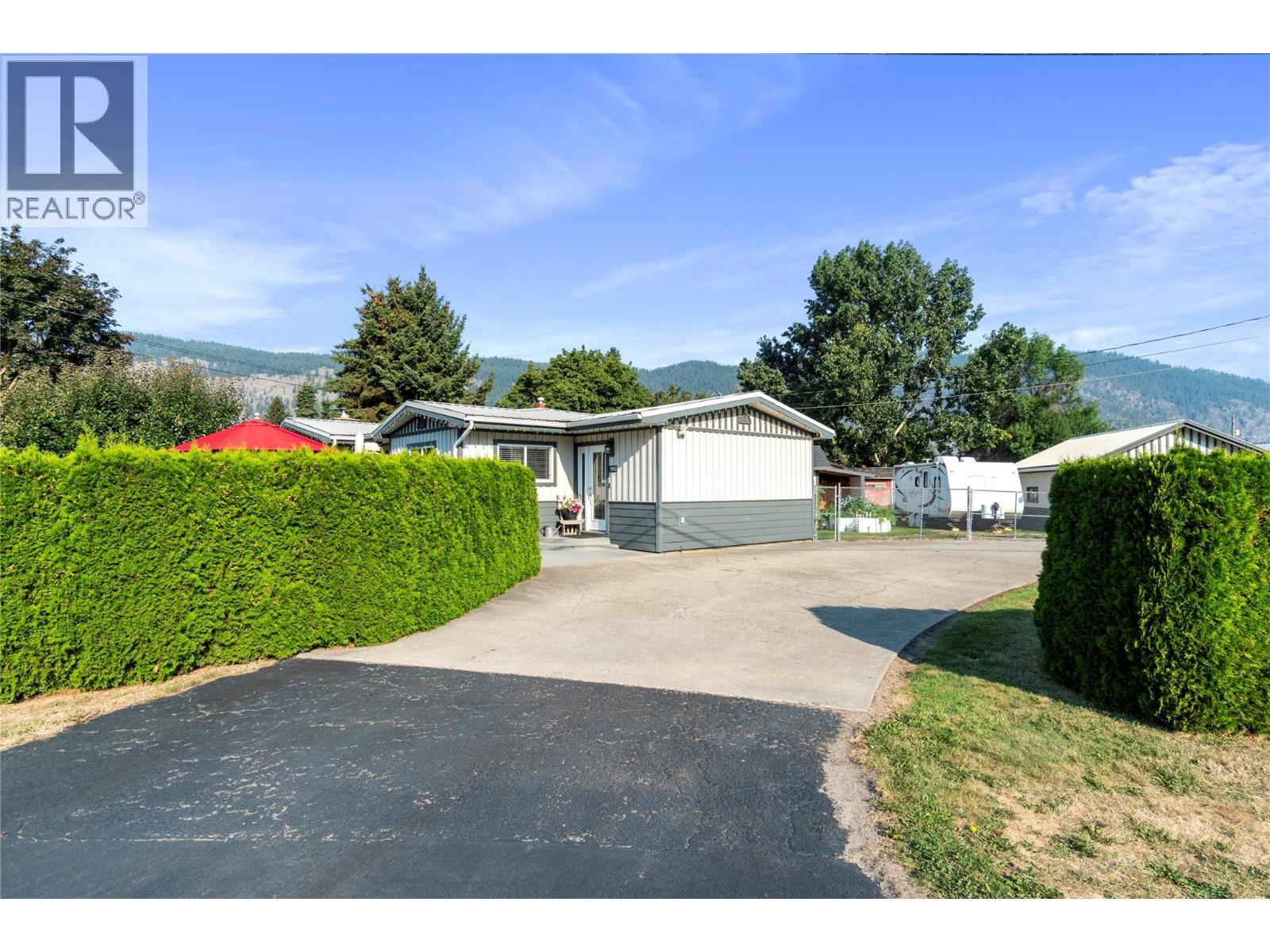 702 Second Avenue. Chase, British Columbia