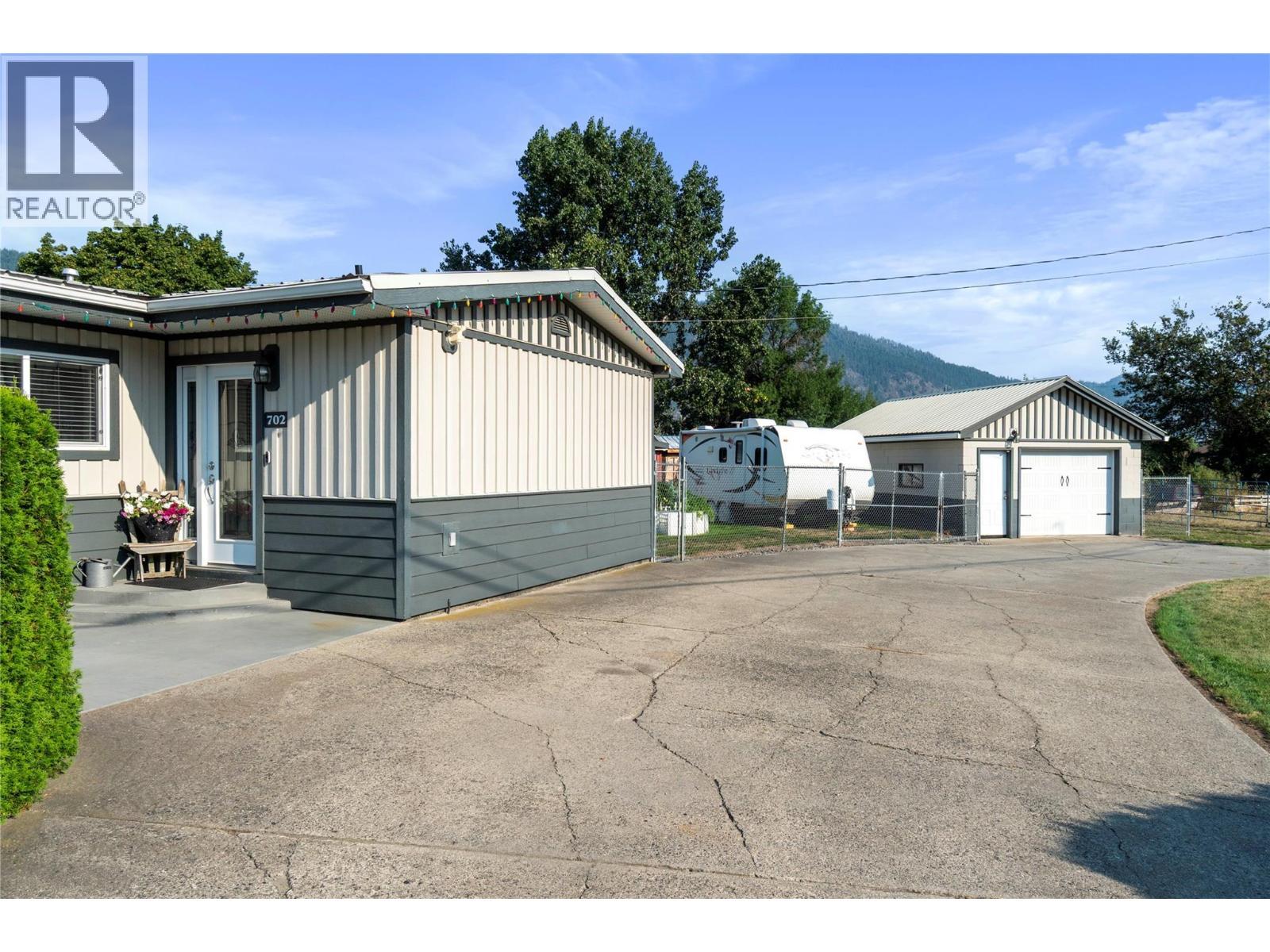 702 Second Avenue. Chase, British Columbia