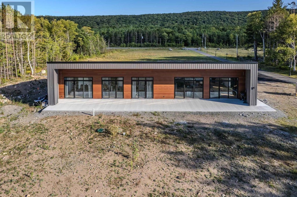 5416 East Bay Highway, Ben Eoin