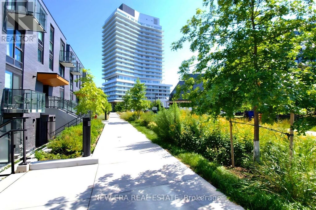 1904 - 20 Brin Drive, Toronto (edenbridge-Humber Valley)