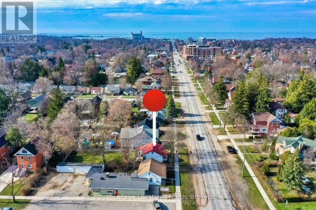 452 Hurontario Street, Collingwood