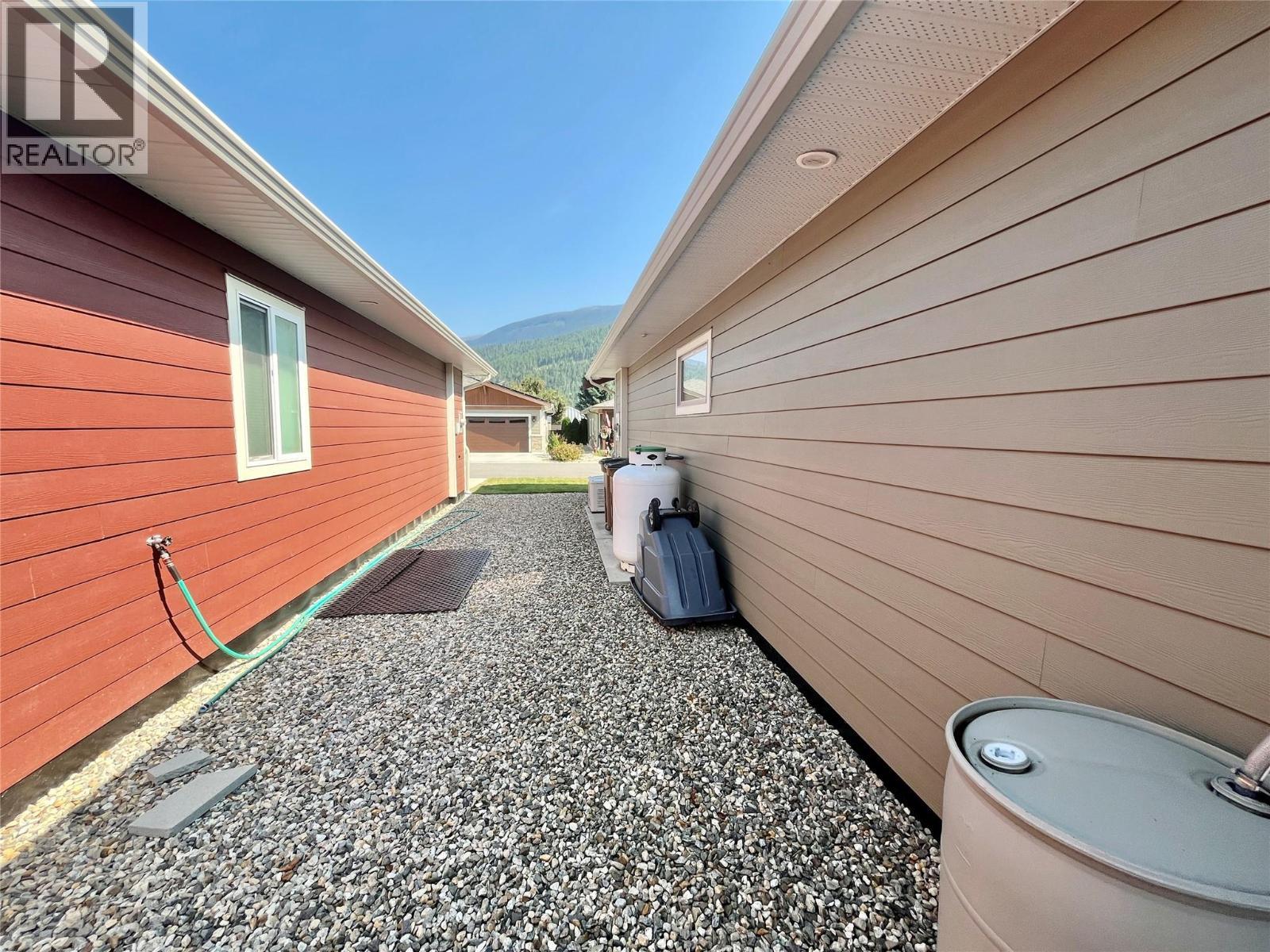 1132 Willow Row. Sicamous, British Columbia