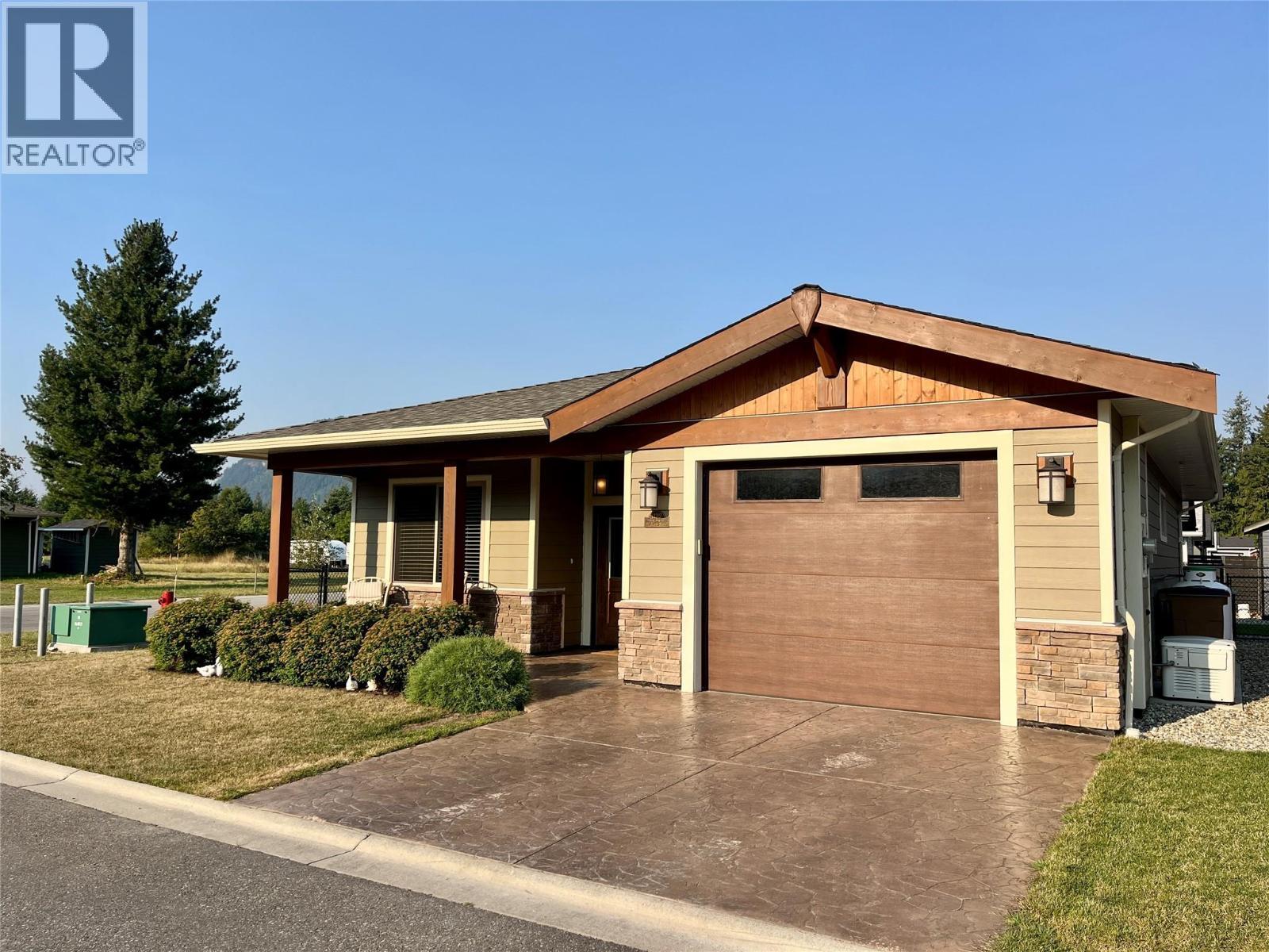 1132 Willow Row. Sicamous, British Columbia