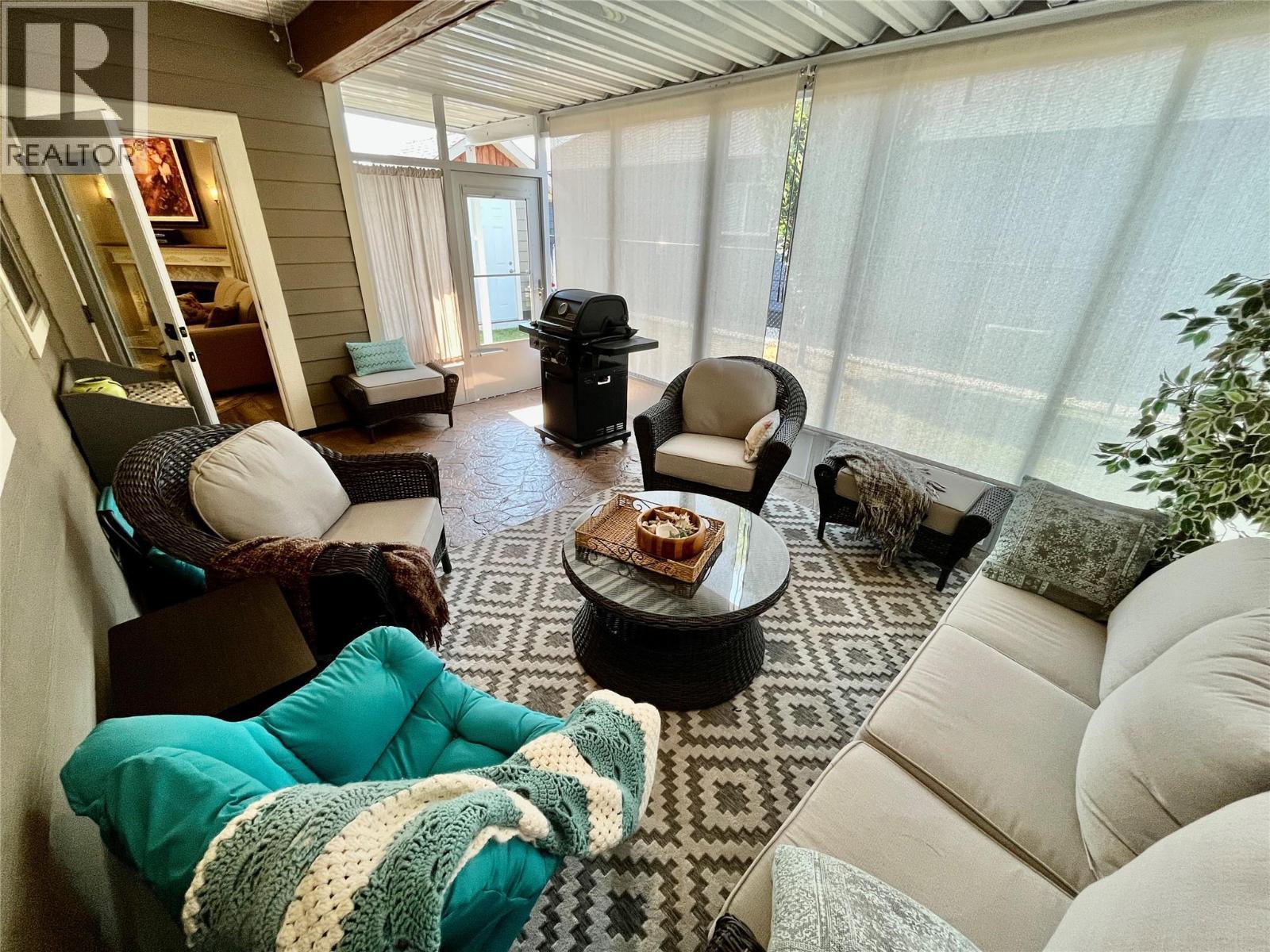 1132 Willow Row. Sicamous, British Columbia