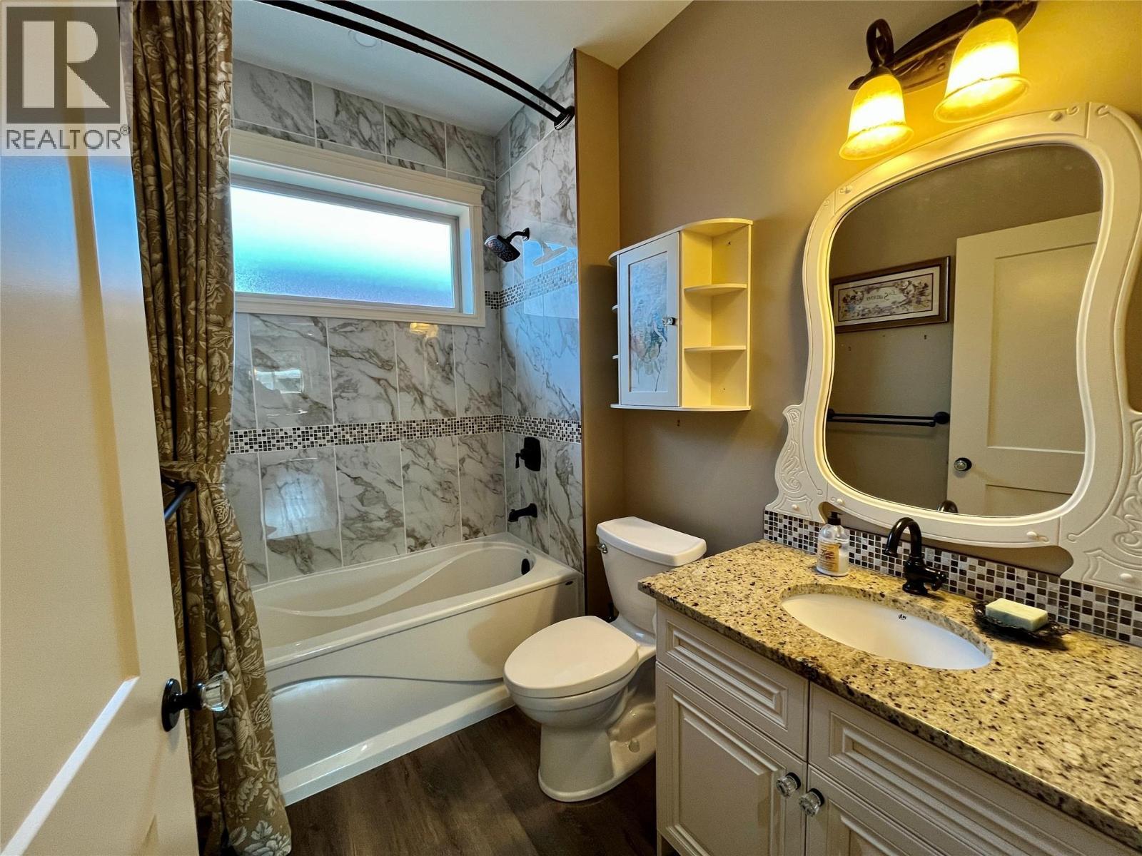 1132 Willow Row. Sicamous, British Columbia