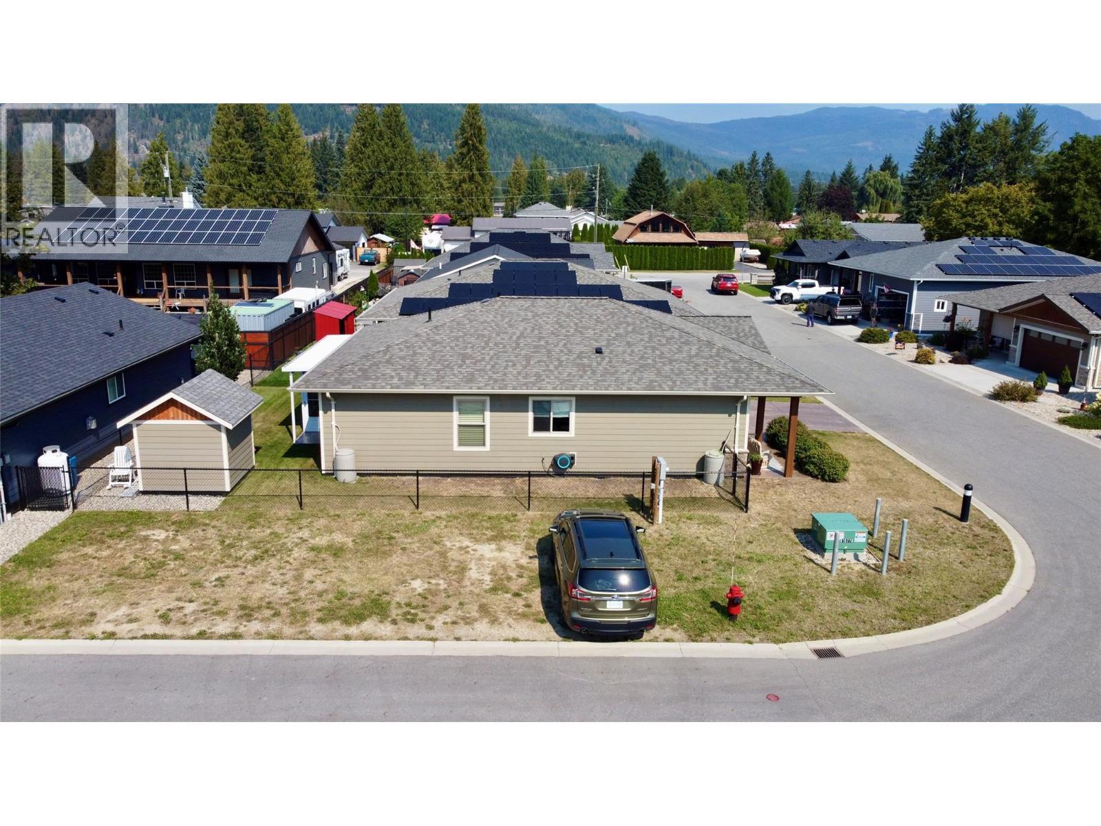 1132 Willow Row. Sicamous, British Columbia