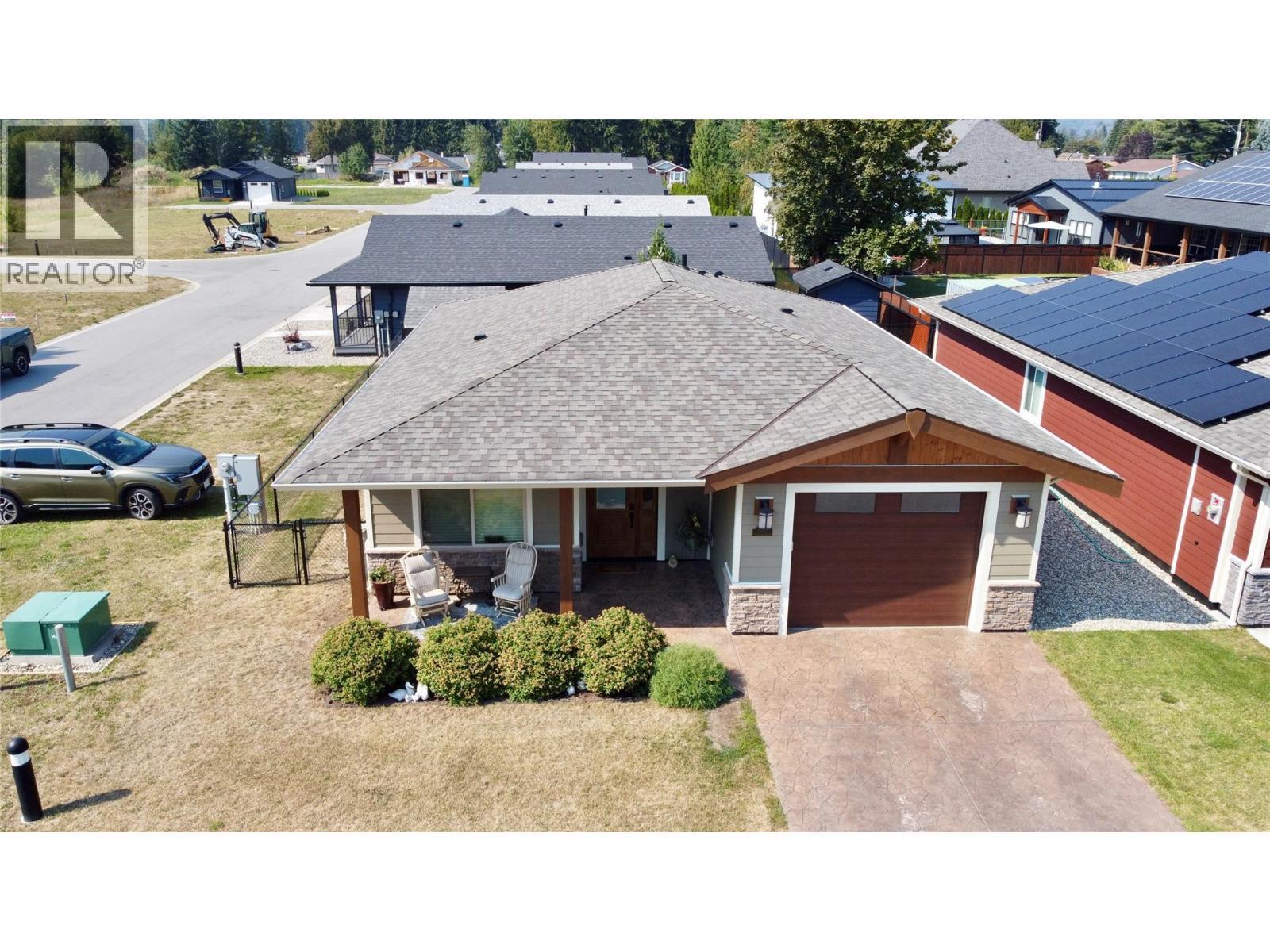 1132 Willow Row. Sicamous, British Columbia