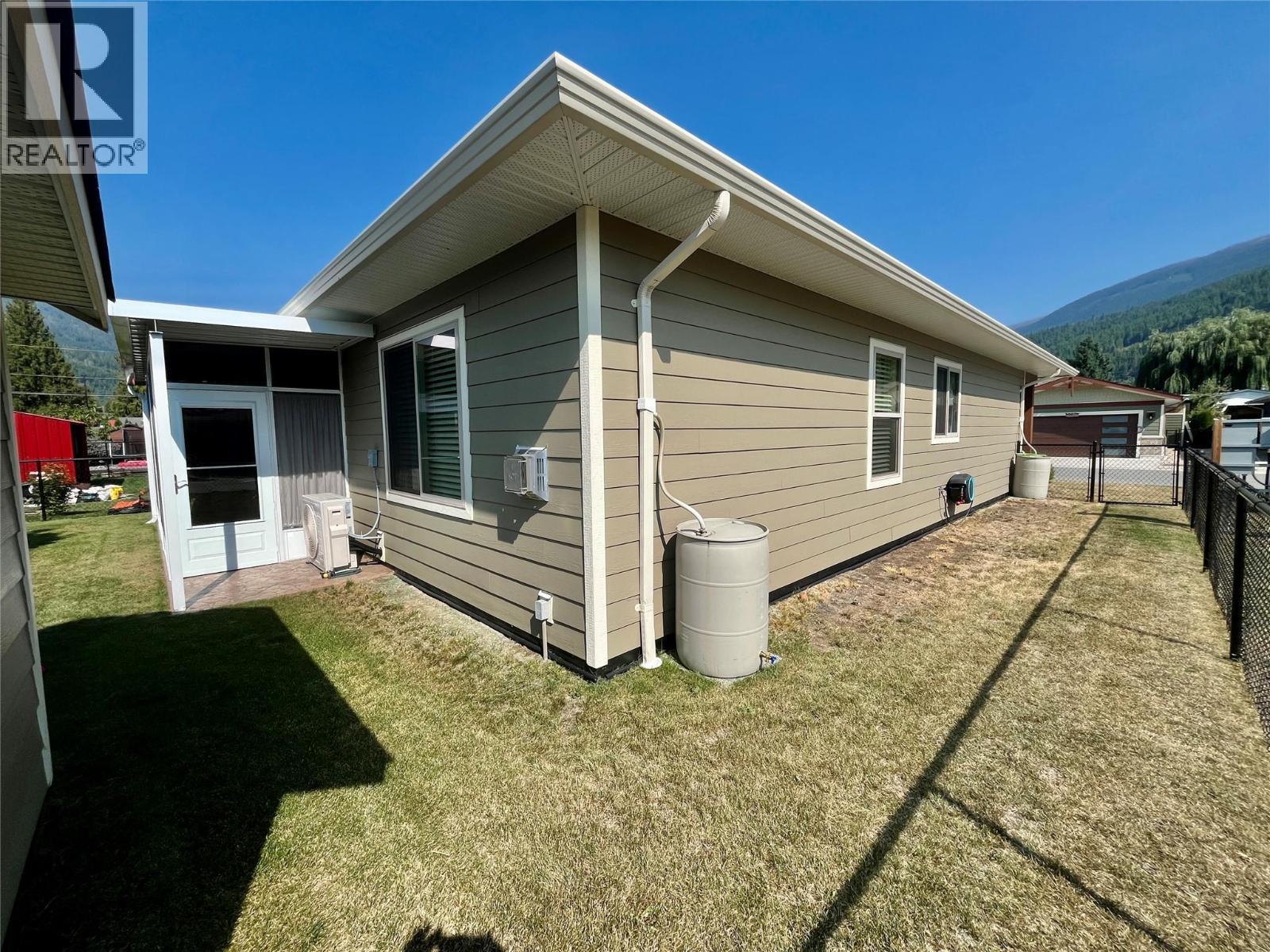 1132 Willow Row. Sicamous, British Columbia